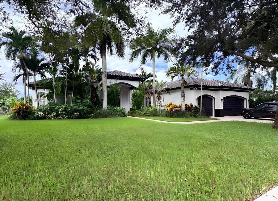 Property photo for 4001 SW 140th Avenue, Davie, FL