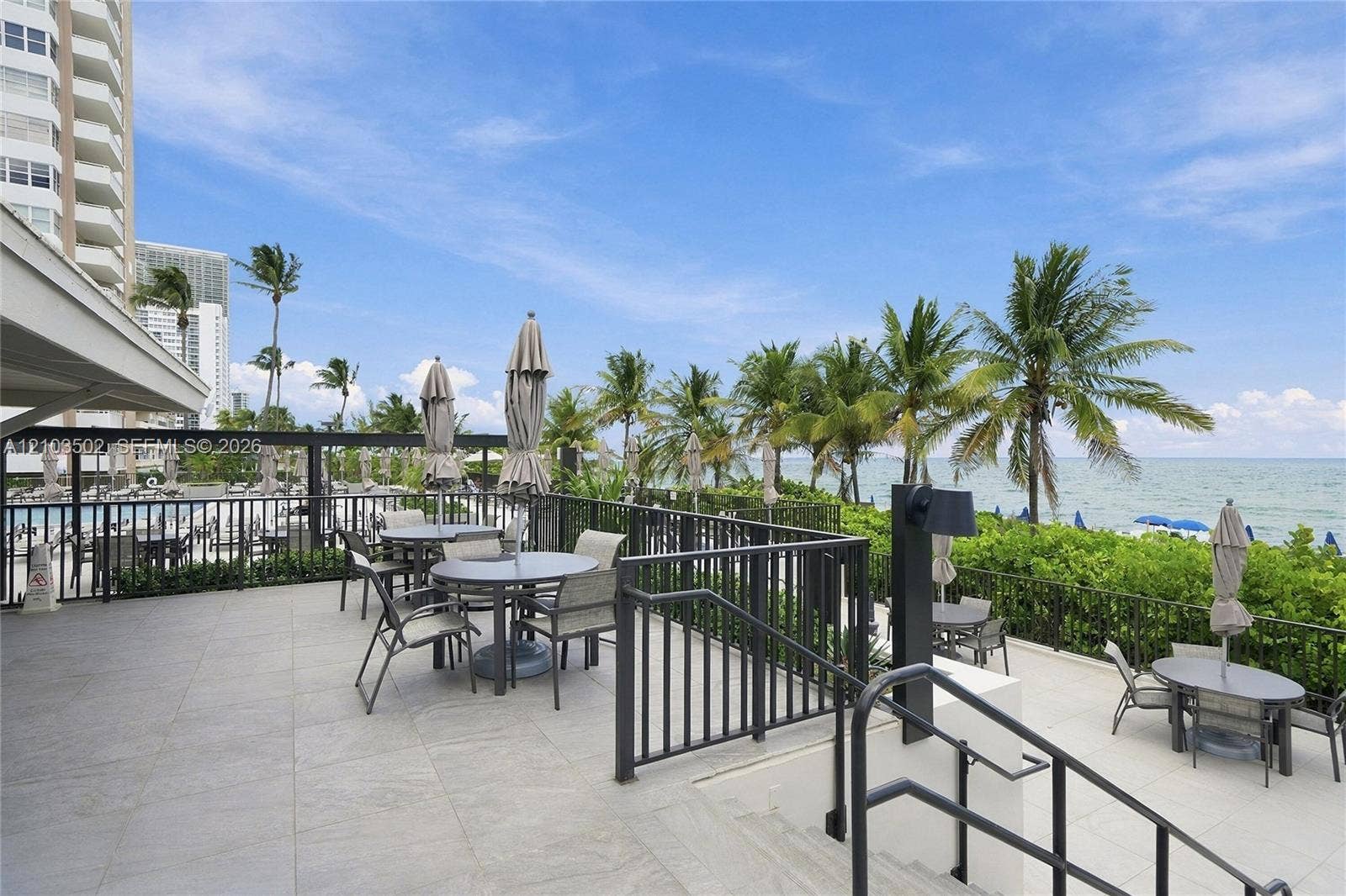 1980 S Ocean Drive, #19A, Hallandale Beach, FL 33009 Outdoor casual dining