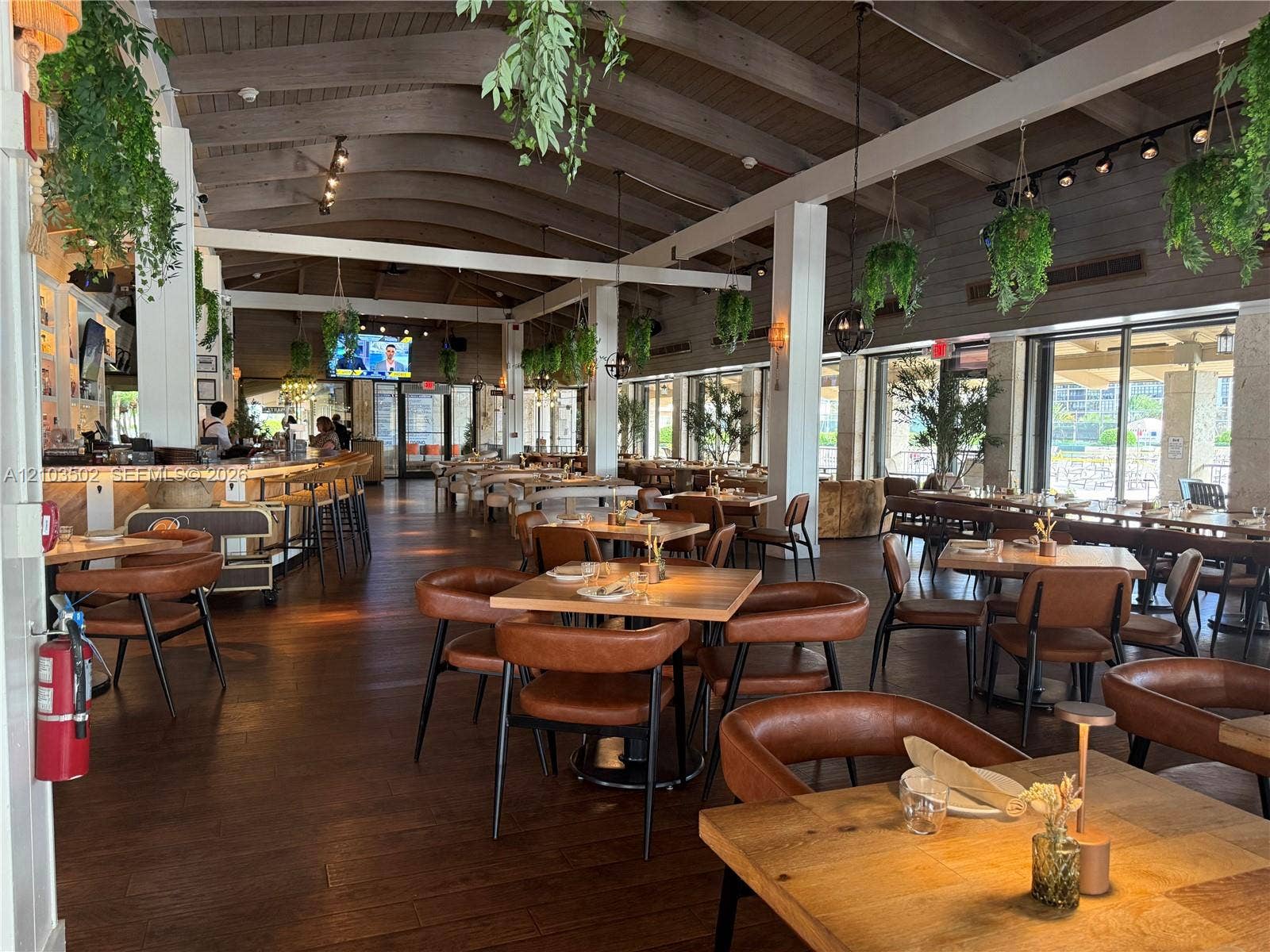 1980 S Ocean Drive, #19A, Hallandale Beach, FL 33009 Onsite Indoor/Outdoor Dining