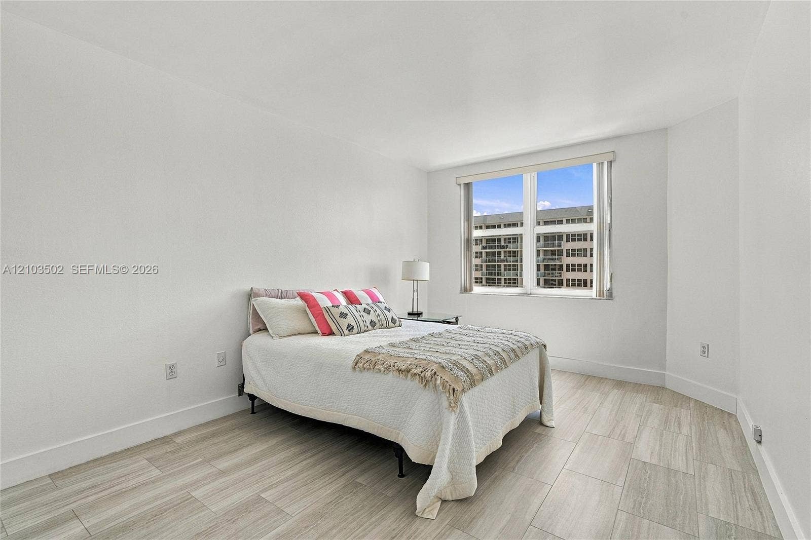 1980 S Ocean Drive, #19A, Hallandale Beach, FL 33009 Photo 11