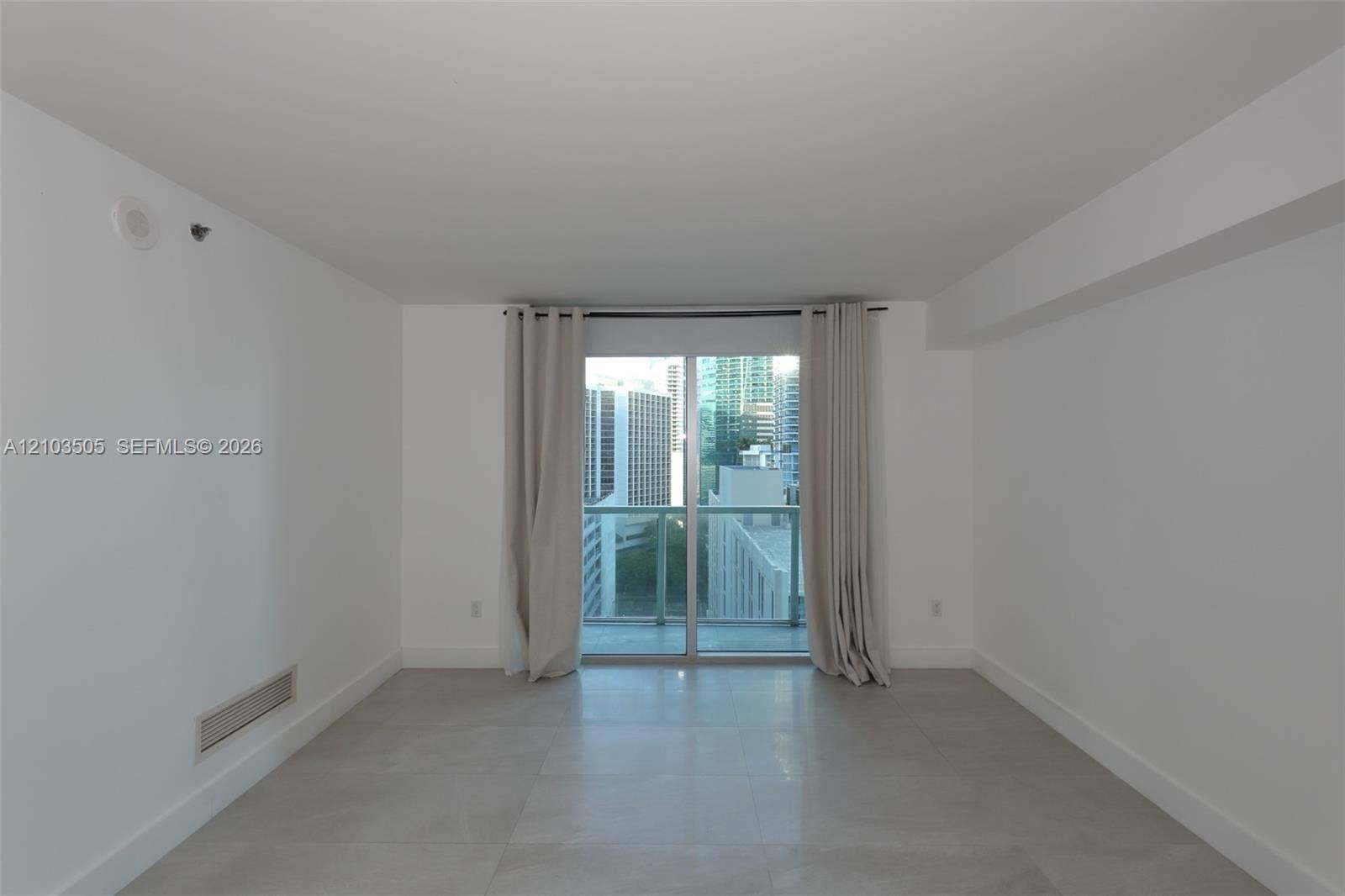500 Brickell Avenue, #1607, Miami, Miami, FL 33131 Photo 13