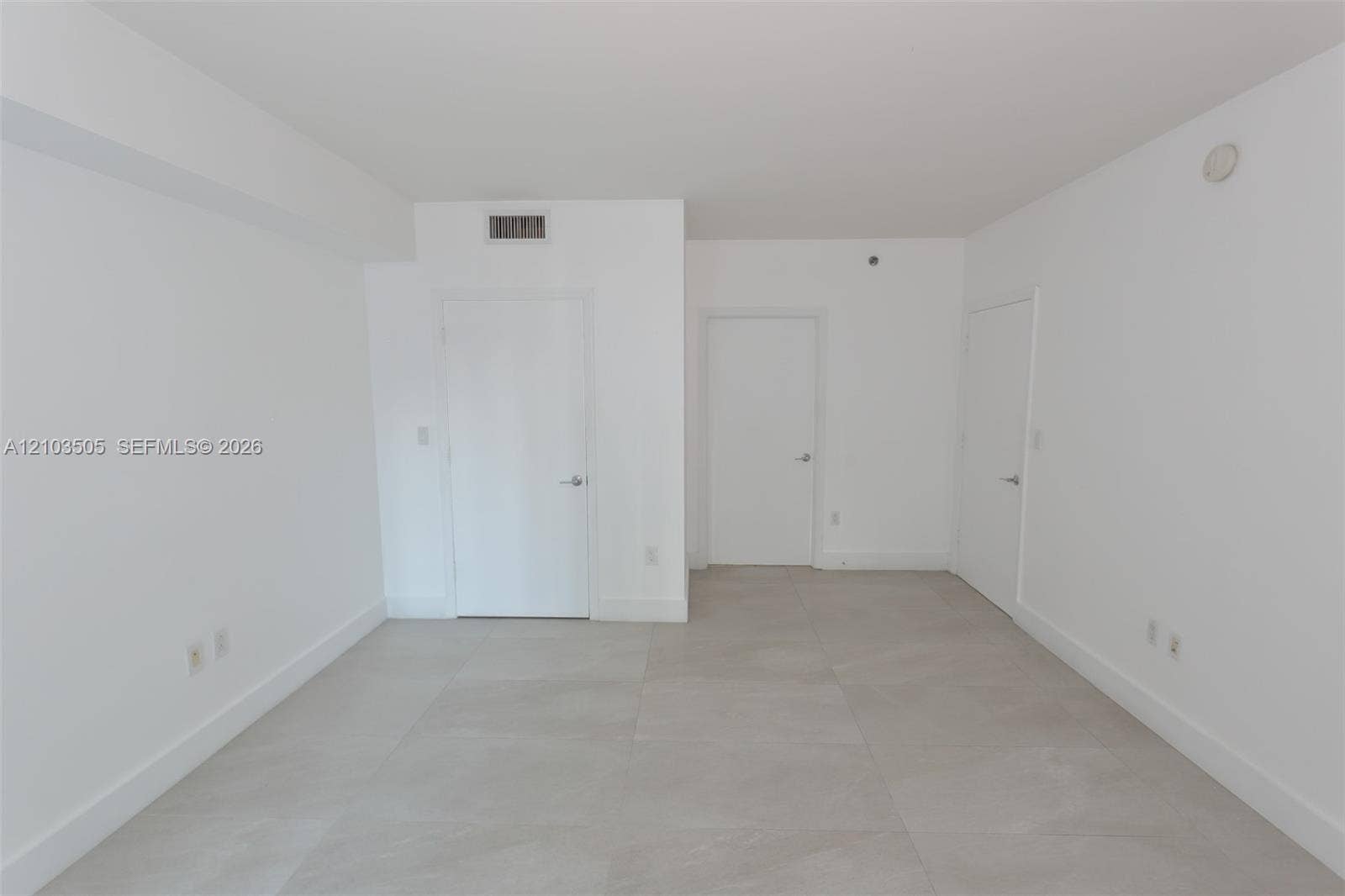 500 Brickell Avenue, #1607, Miami, Miami, FL 33131 Photo 14