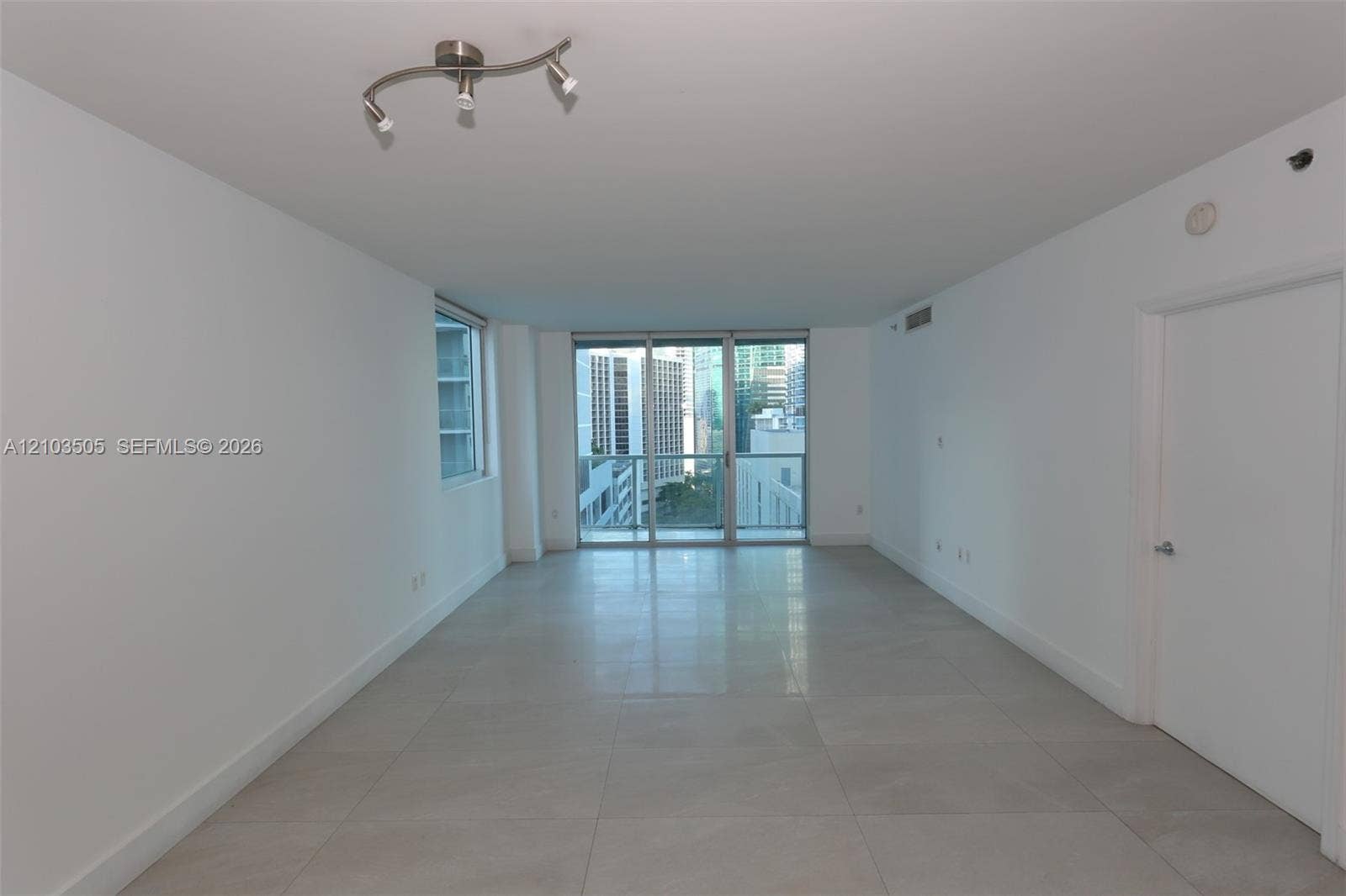 500 Brickell Avenue, #1607, Miami, Miami, FL 33131 Photo 9
