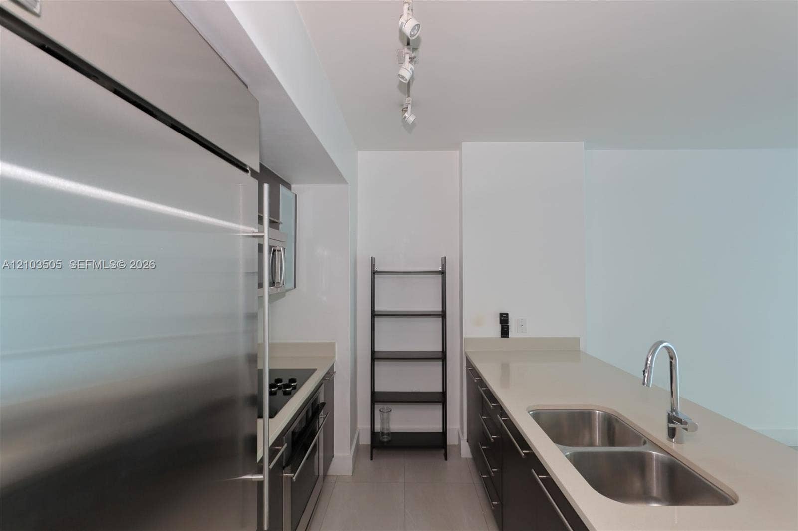 500 Brickell Avenue, #1607, Miami, Miami, FL 33131 Photo 12
