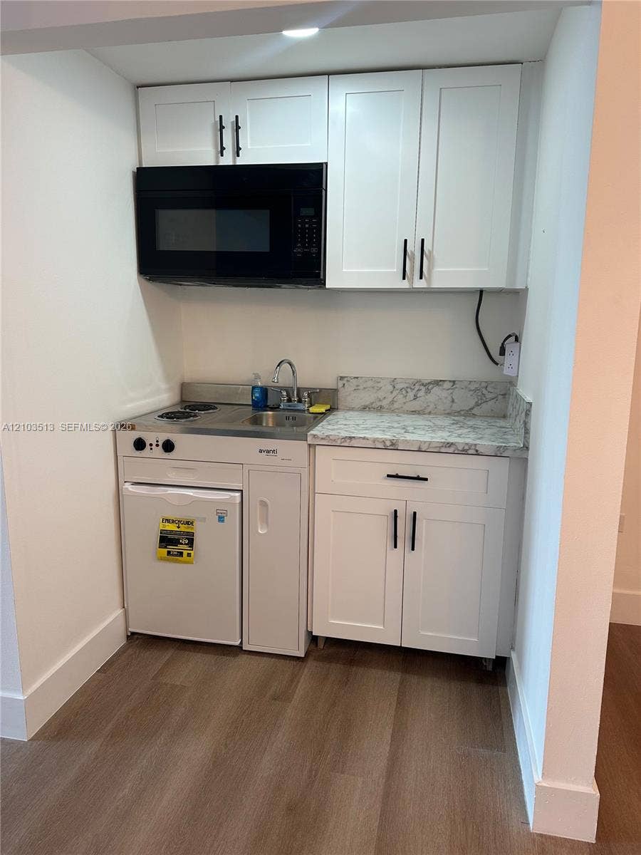 801 Brickell Bay Drive, #1463, Miami, FL 33131 Photo 3