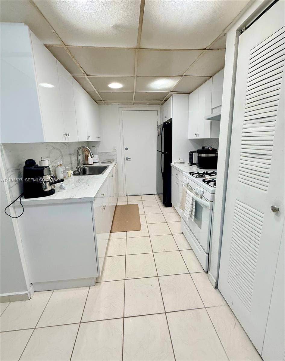 18111 NW 68th Avenue, #G206, Hialeah, FL 33015 Photo 6