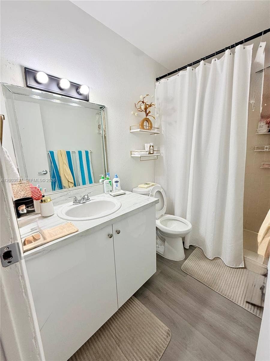 18111 NW 68th Avenue, #G206, Hialeah, FL 33015 Photo 12