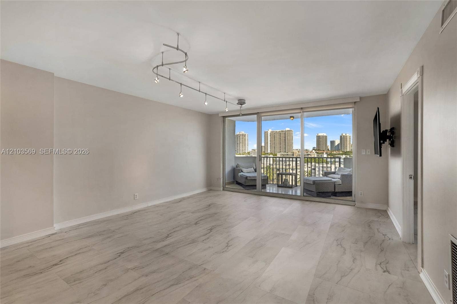 3703 NE 166th Street, #904, North Miami Beach, FL 33160 Photo 4