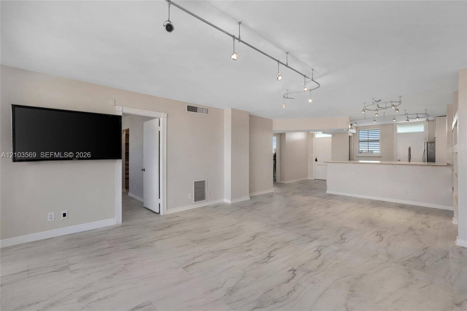 3703 NE 166th Street, #904, North Miami Beach, FL 33160 Photo 6