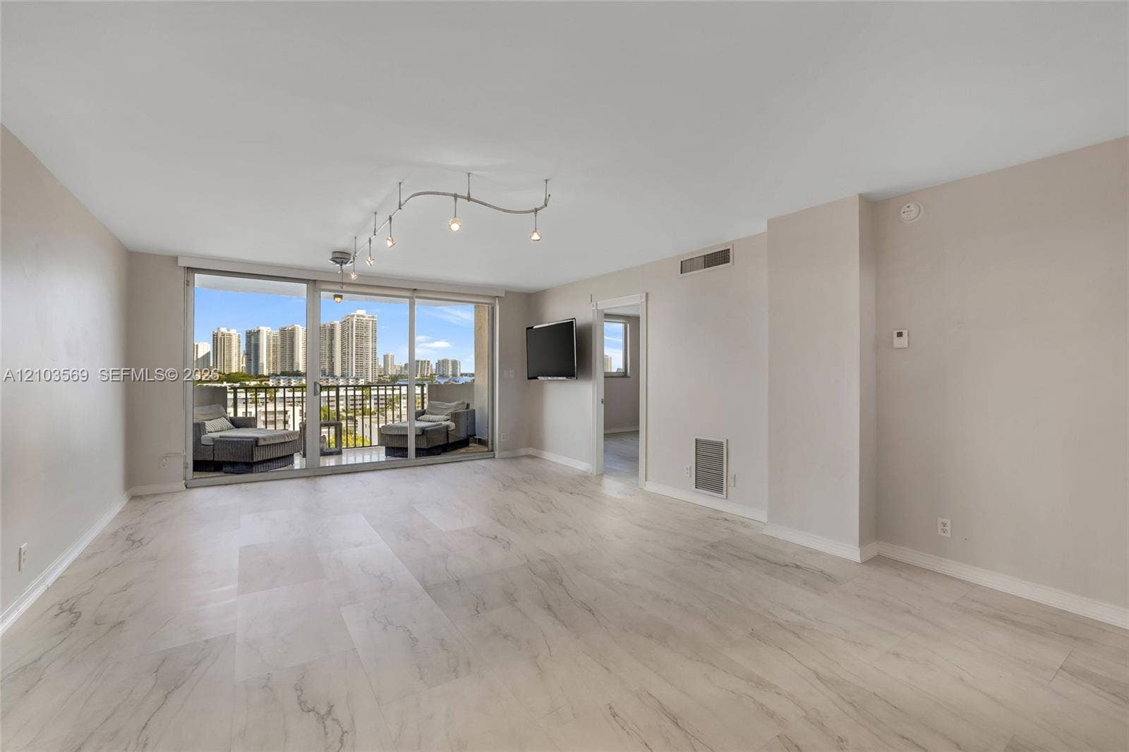 3703 NE 166th Street, #904, North Miami Beach, FL 33160 Photo 2