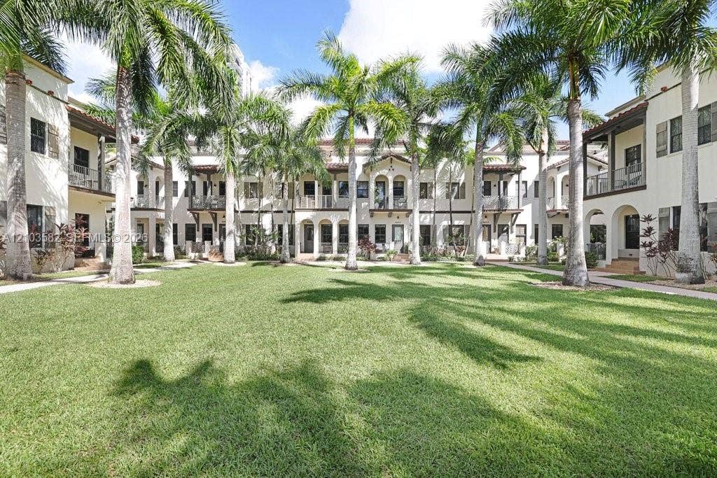 Doral, FL 33166 Photo 2