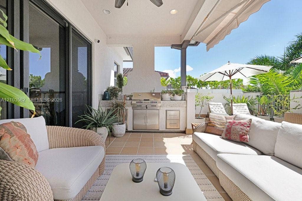 Doral, FL 33166 ROOF TOP TERRACE