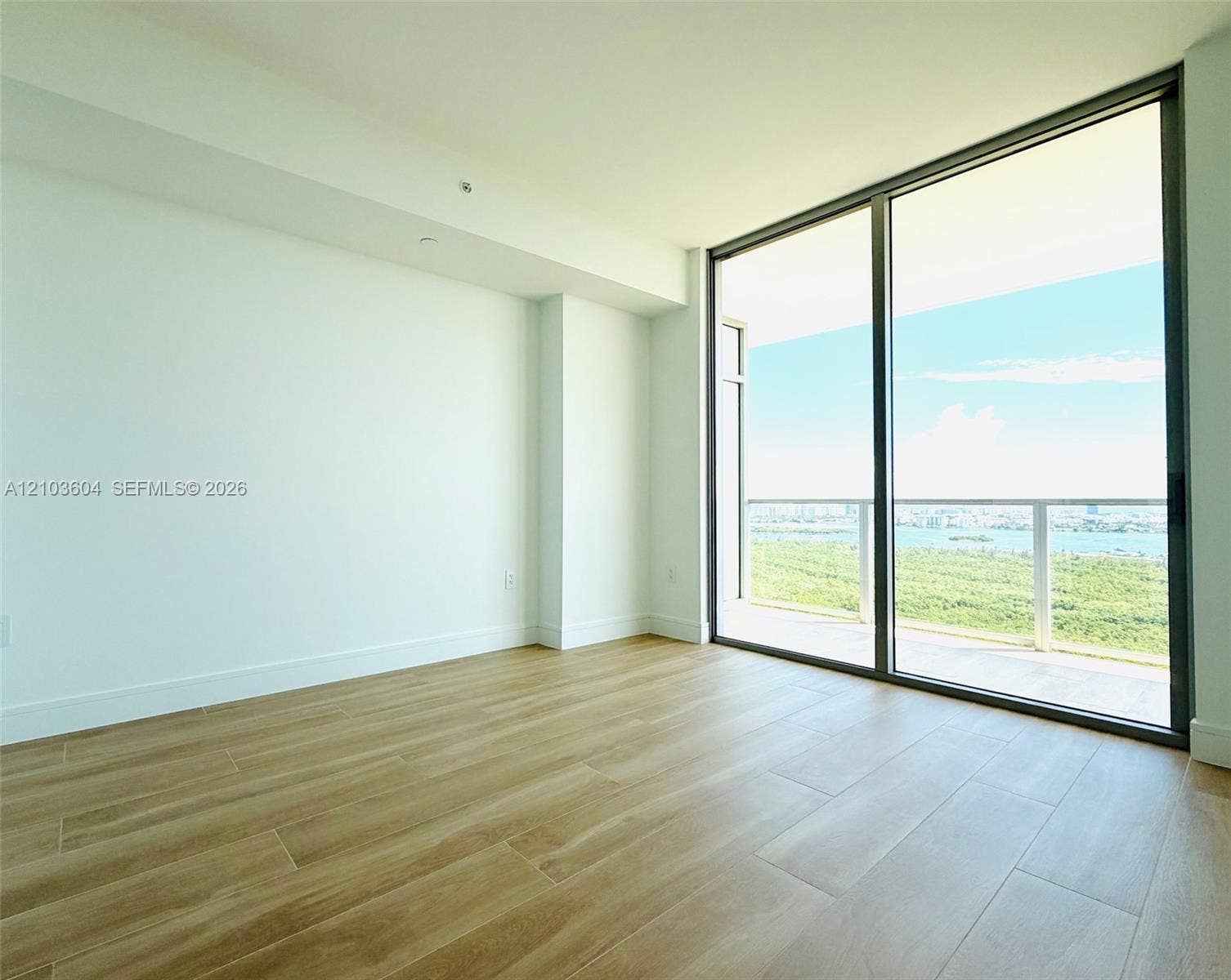 2411 Laguna Circle, #2504, North Miami, North Miami, FL 33181 Photo 5
