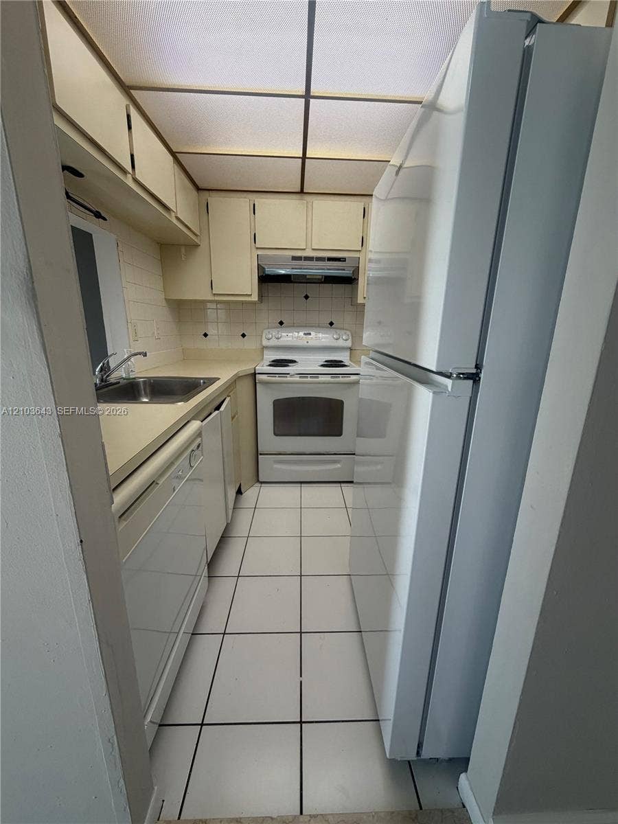 10023 Winding Lake Road, #202, Sunrise, Sunrise, FL 33351 Photo 4