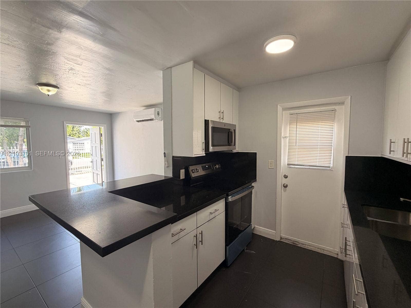 3040 NW 27th Street, #3040, Miami, Miami, FL 33142 Photo 7