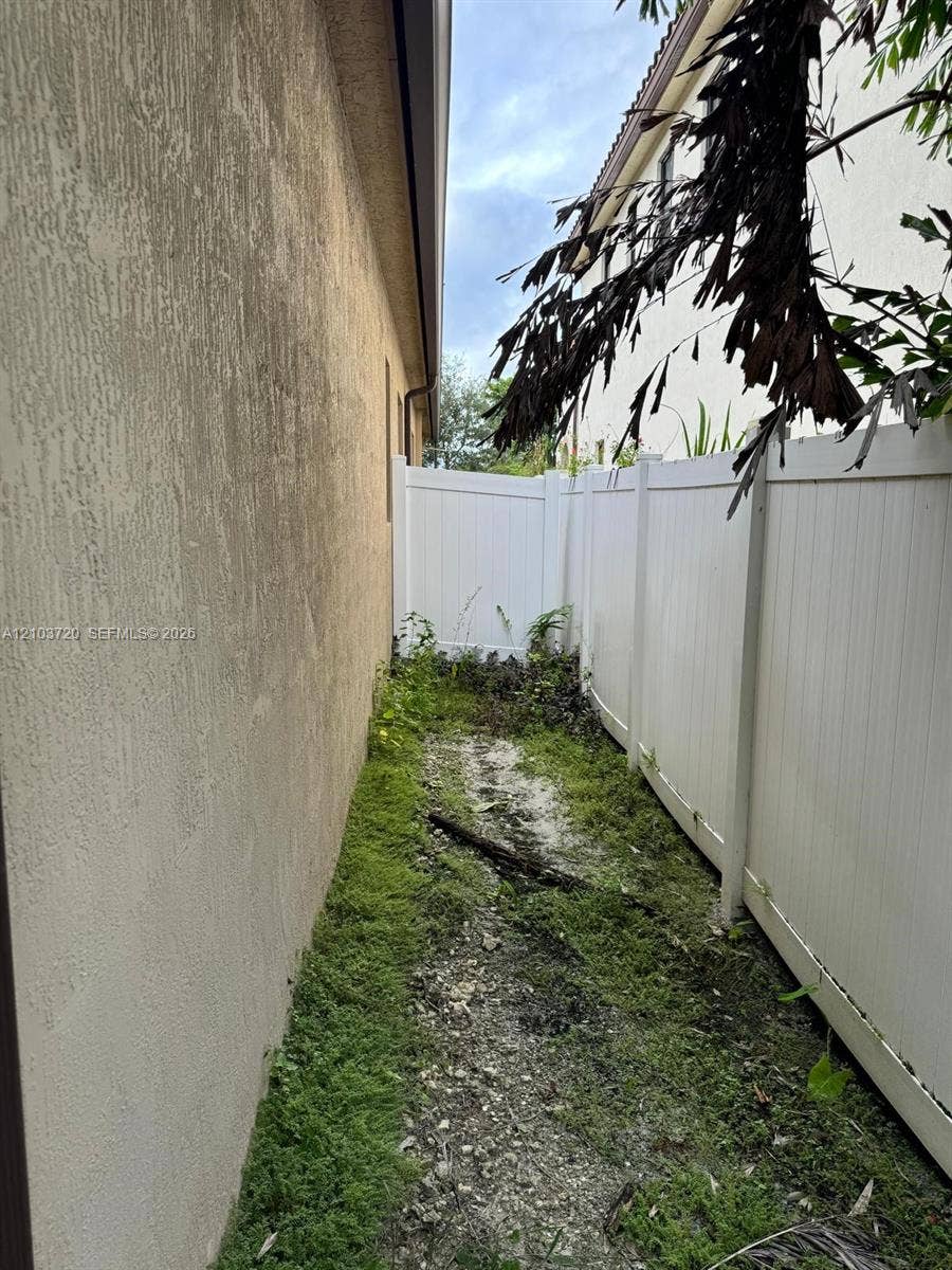 4910 NW 48th Lane, Tamarac, FL 33319 Photo 8