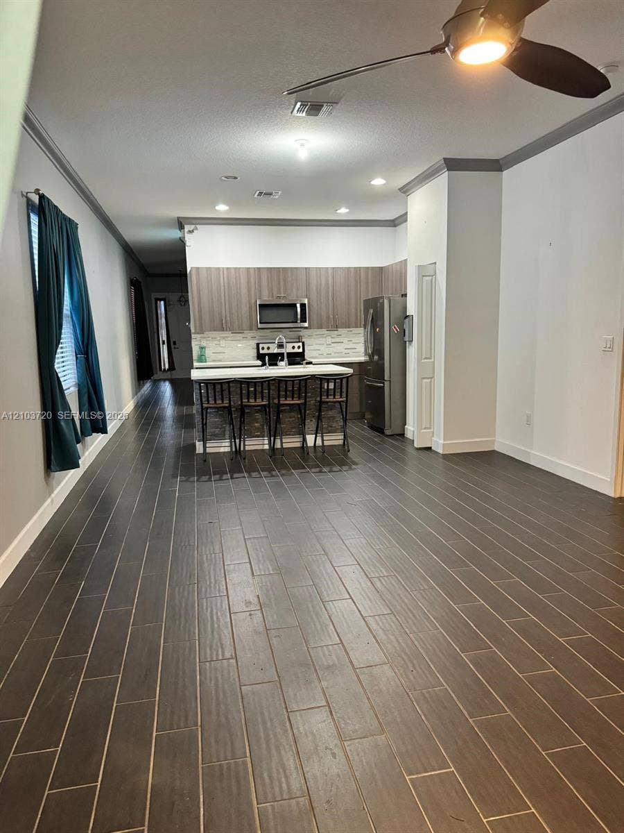 4910 NW 48th Lane, Tamarac, FL 33319 Photo 2