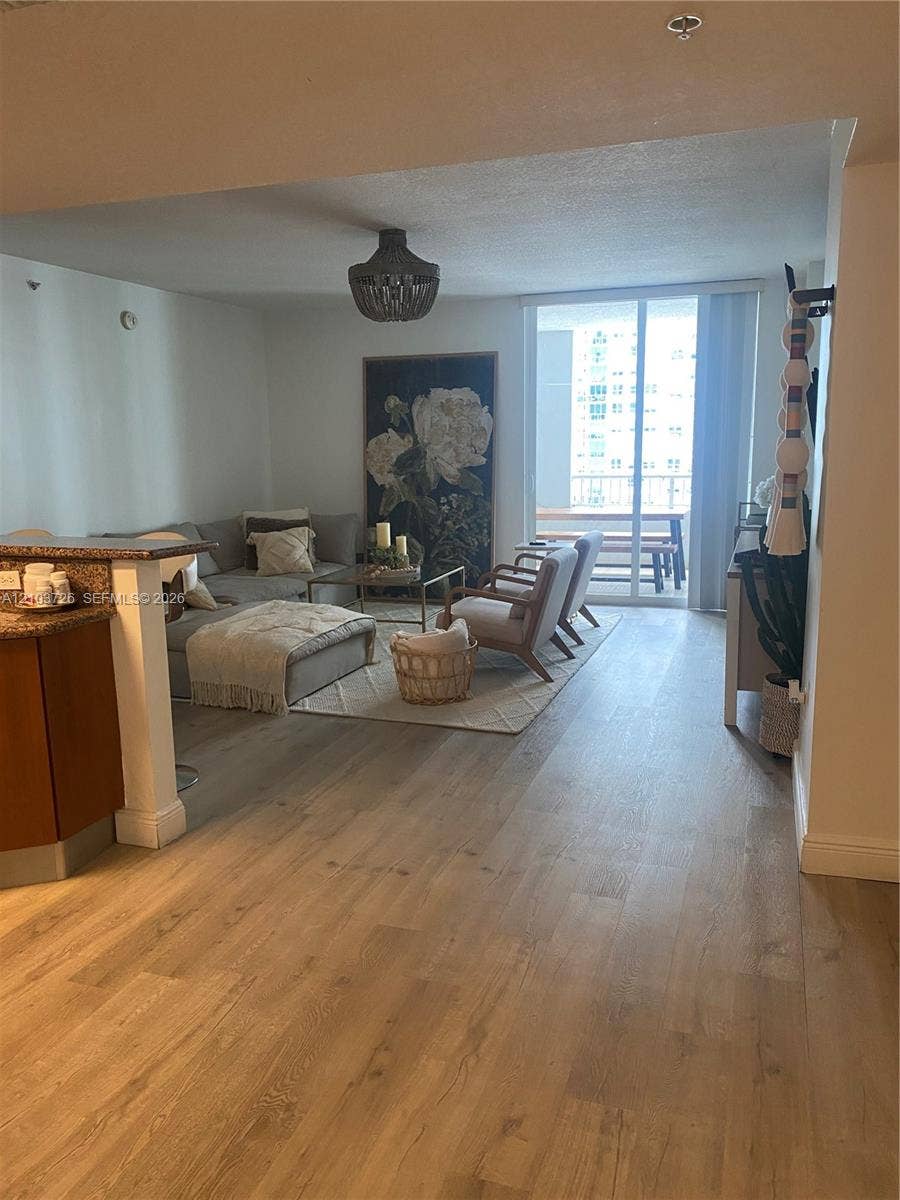 170 SE 14th Street, #1908, Miami, Miami, FL 33131 Photo 2
