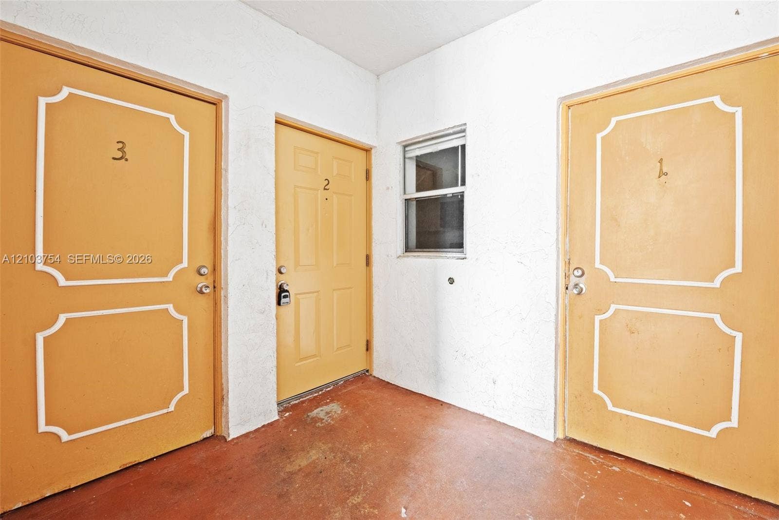 Corner unit