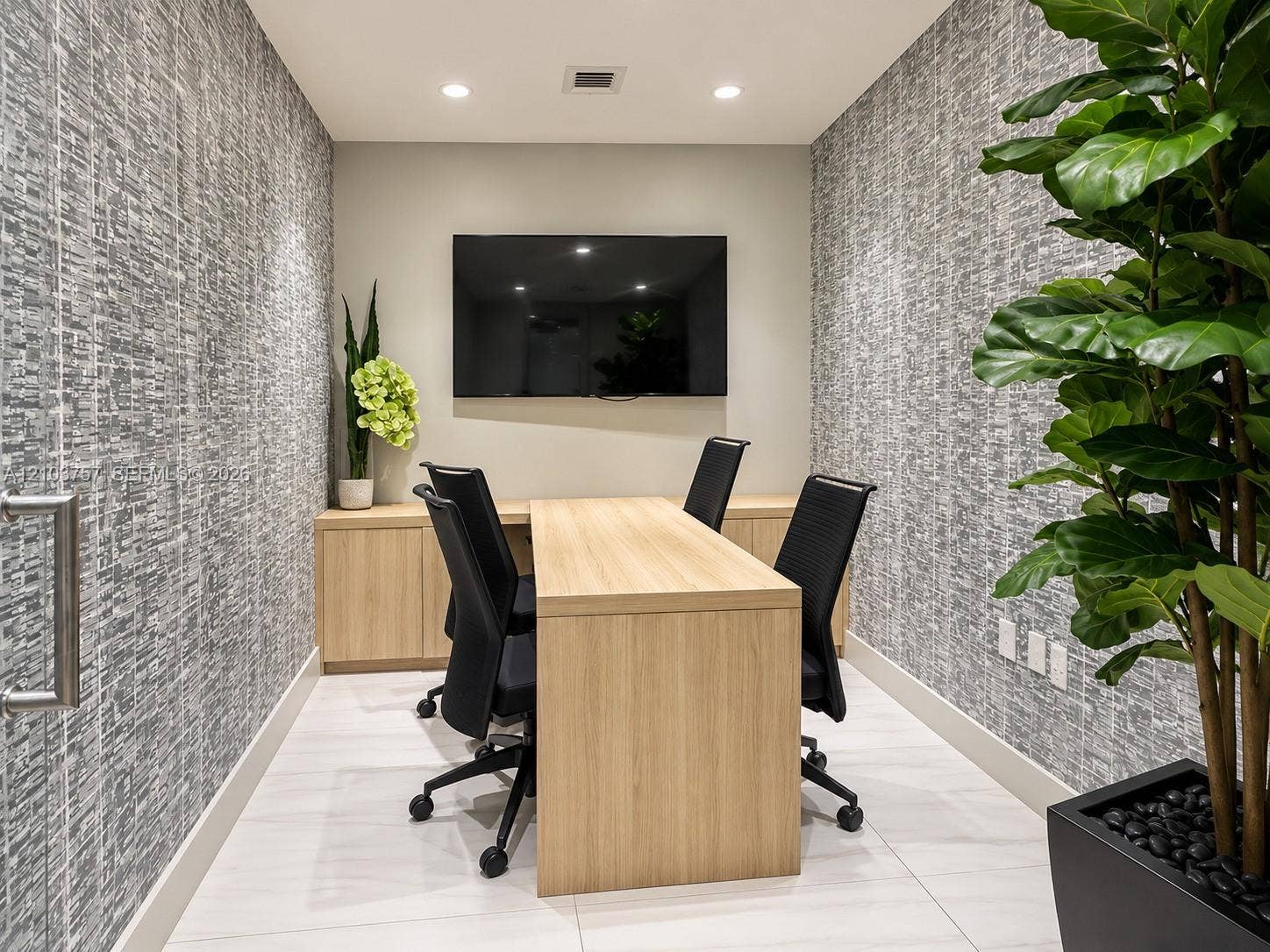 17550 Collins Avenue, #1103, Sunny Isles Beach, Sunny Isles Beach, FL 33160 Business Center