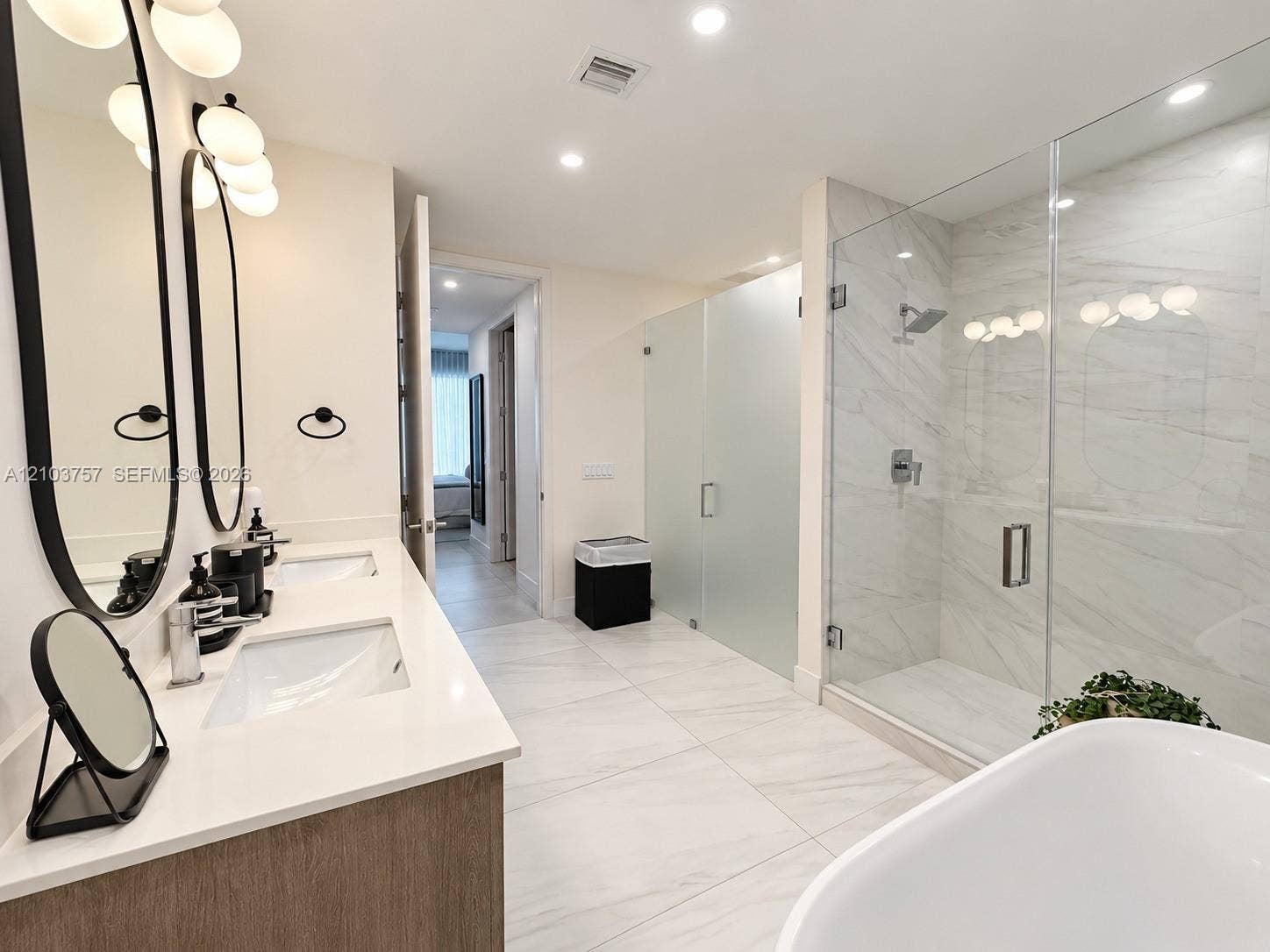 17550 Collins Avenue, #1103, Sunny Isles Beach, Sunny Isles Beach, FL 33160 Master Bathroom