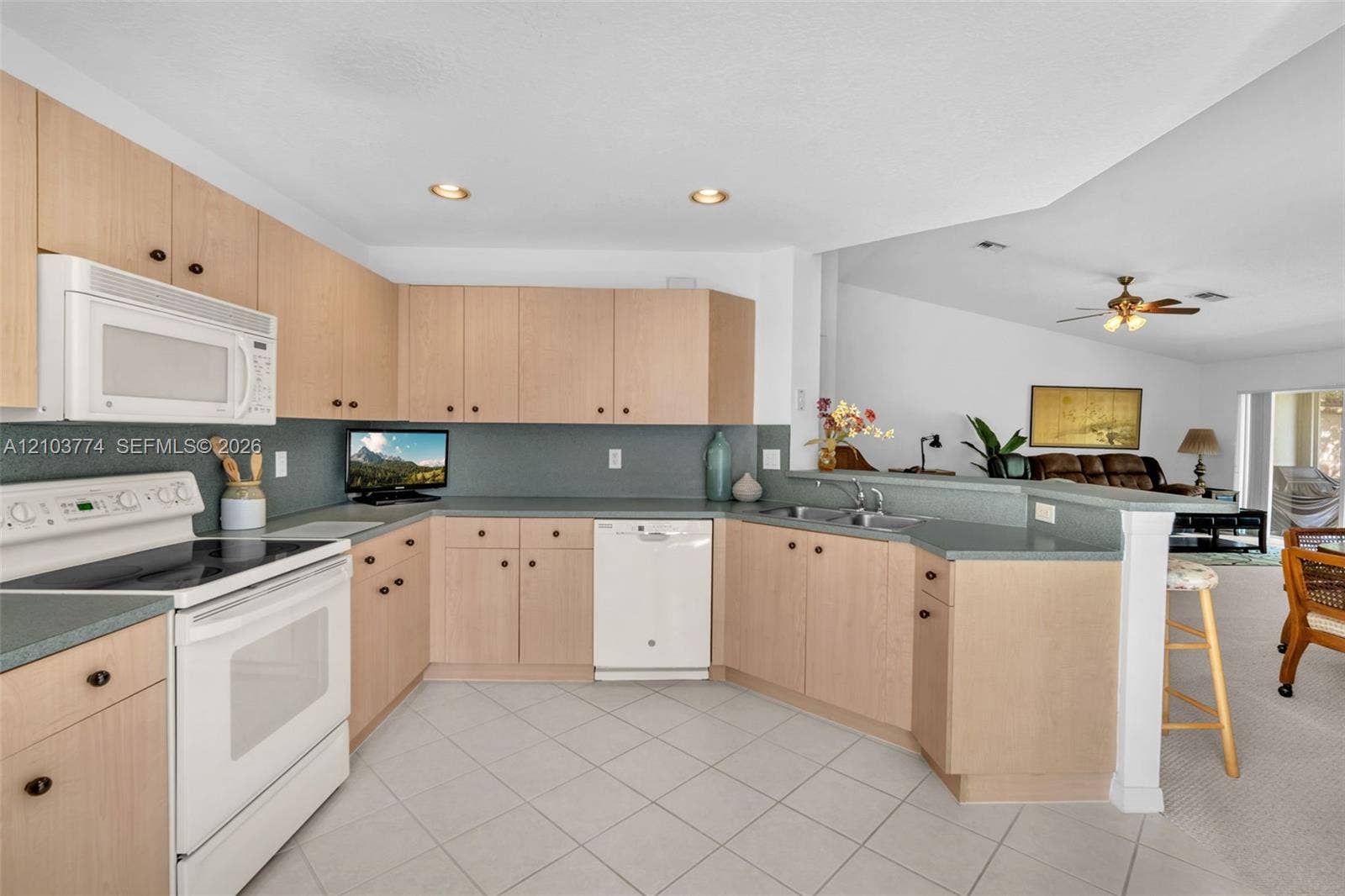 1922 Pisces Terrace, Weston, FL 33327 Photo 11