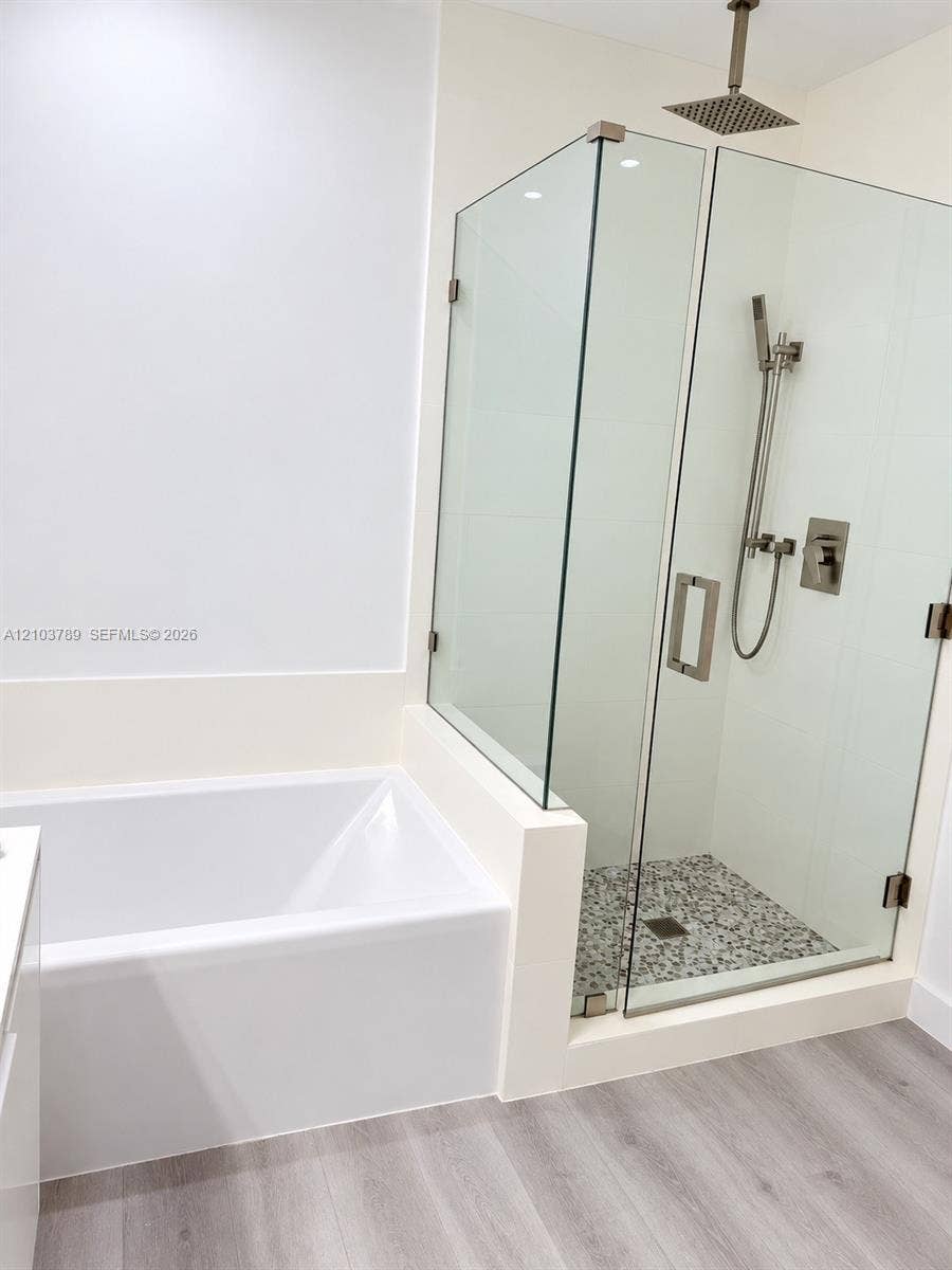 1300 Brickell Bay Drive, #3805, Miami, Miami, FL 33131 Primary Bath