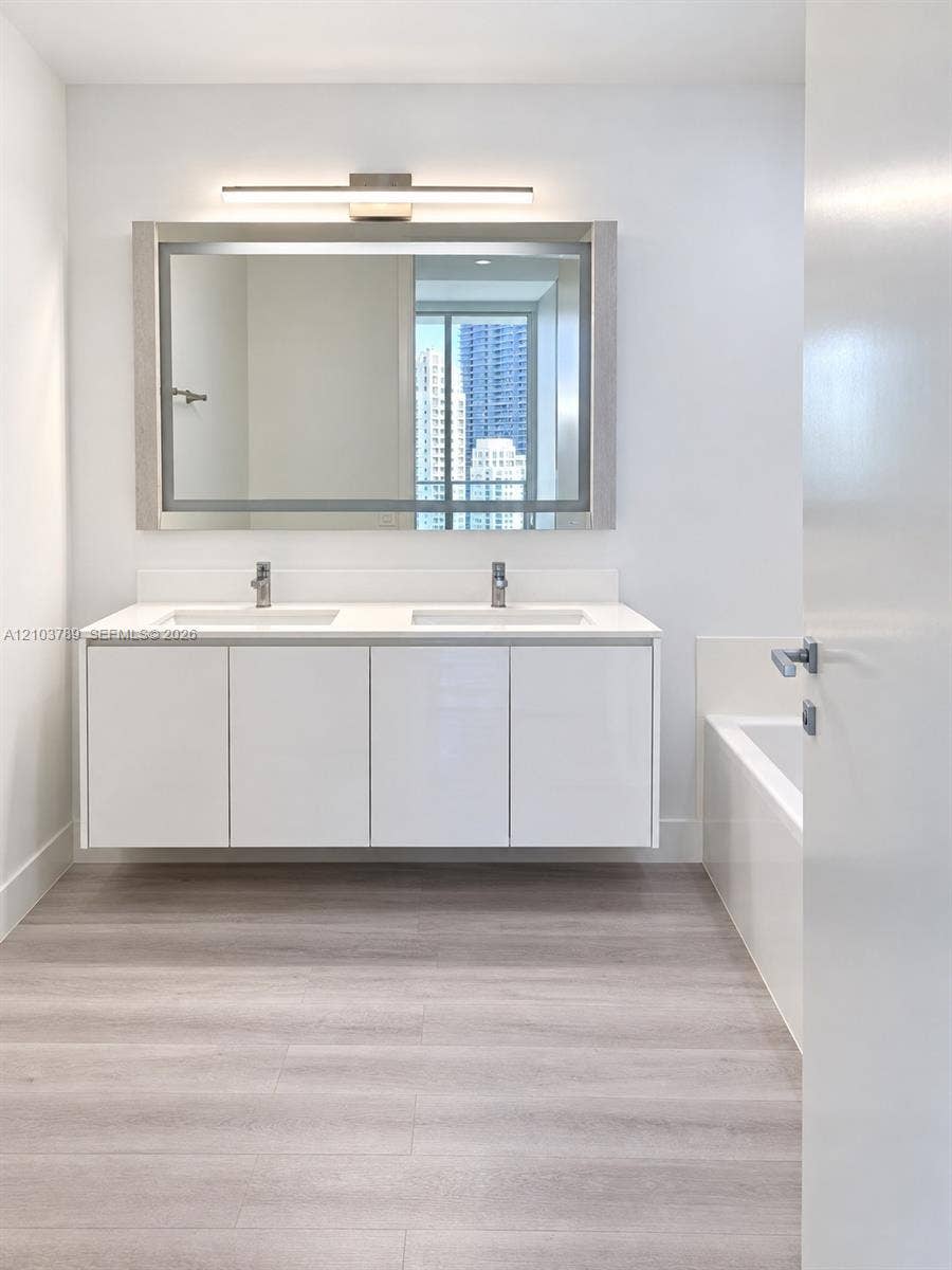 1300 Brickell Bay Drive, #3805, Miami, Miami, FL 33131 Primary Bath