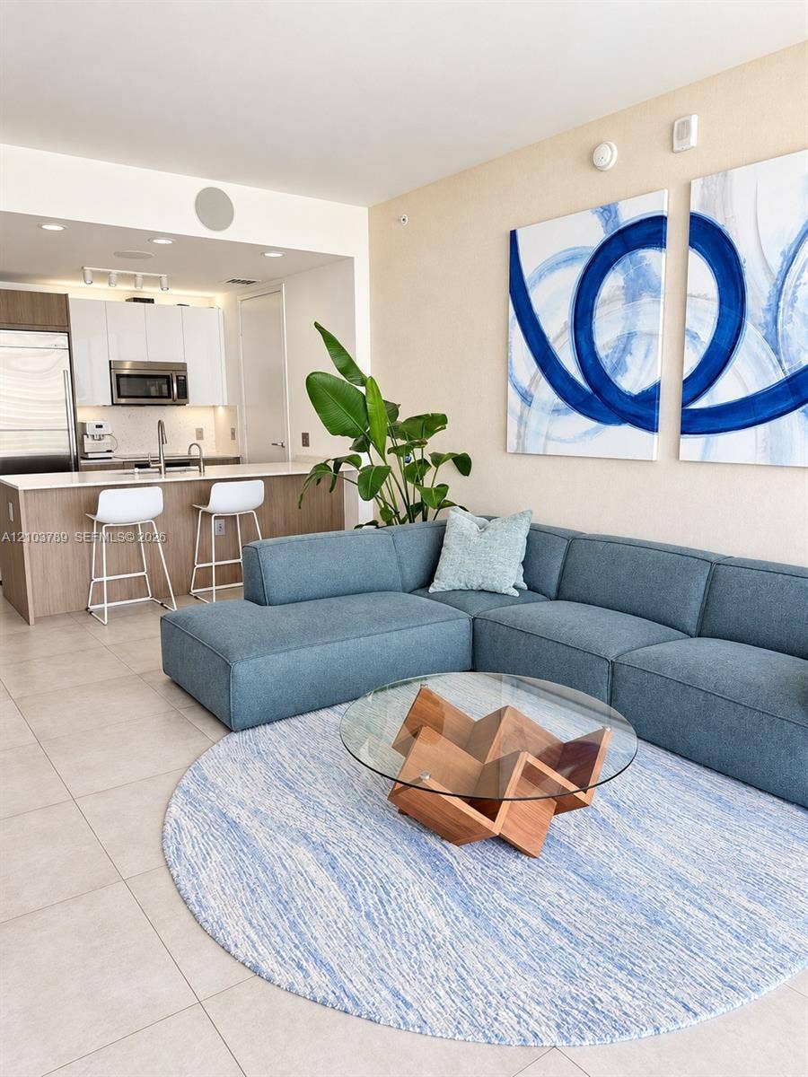 1300 Brickell Bay Drive, #3805, Miami, Miami, FL 33131 Photo 2