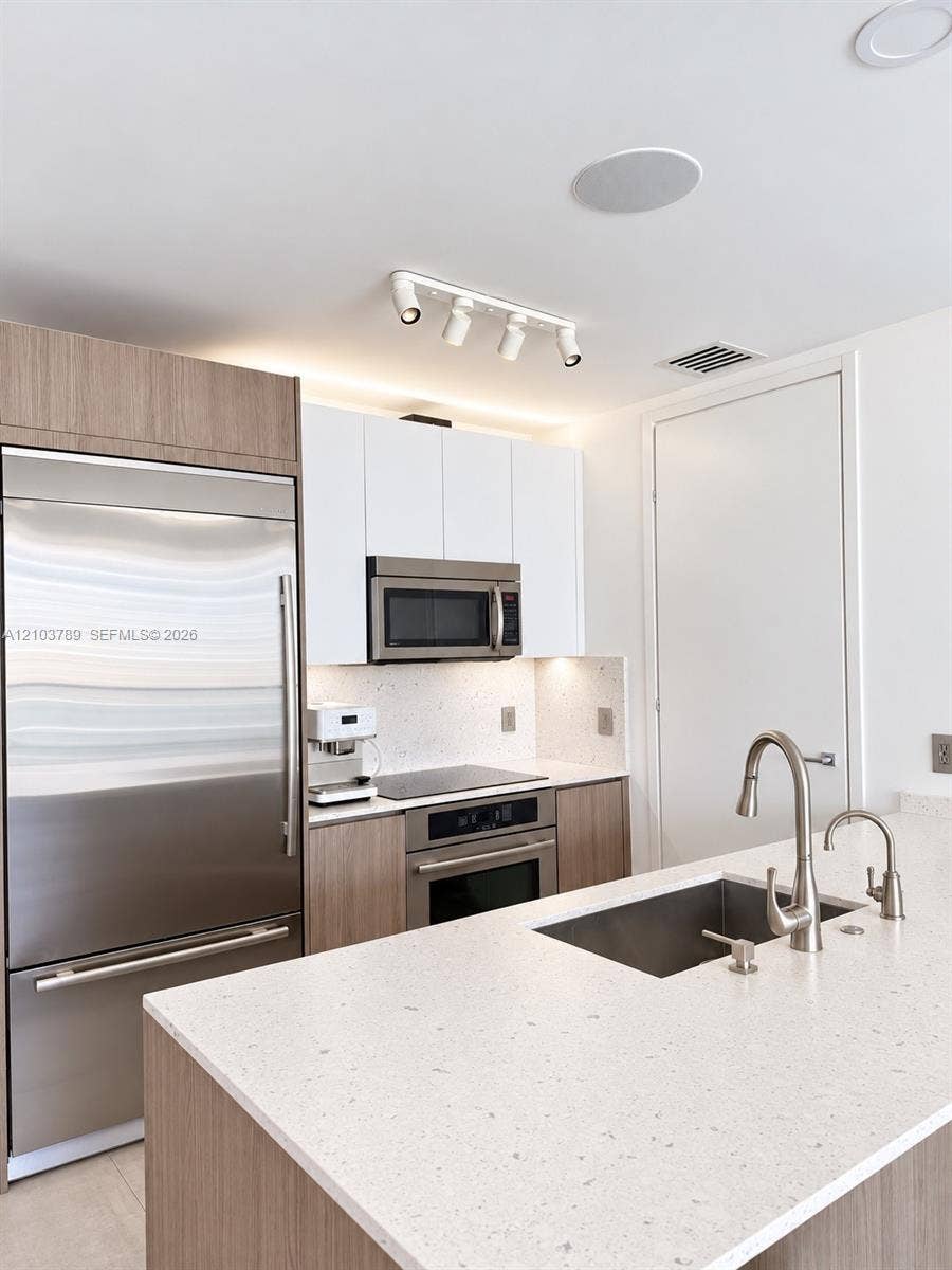 1300 Brickell Bay Drive, #3805, Miami, Miami, FL 33131 Photo 17