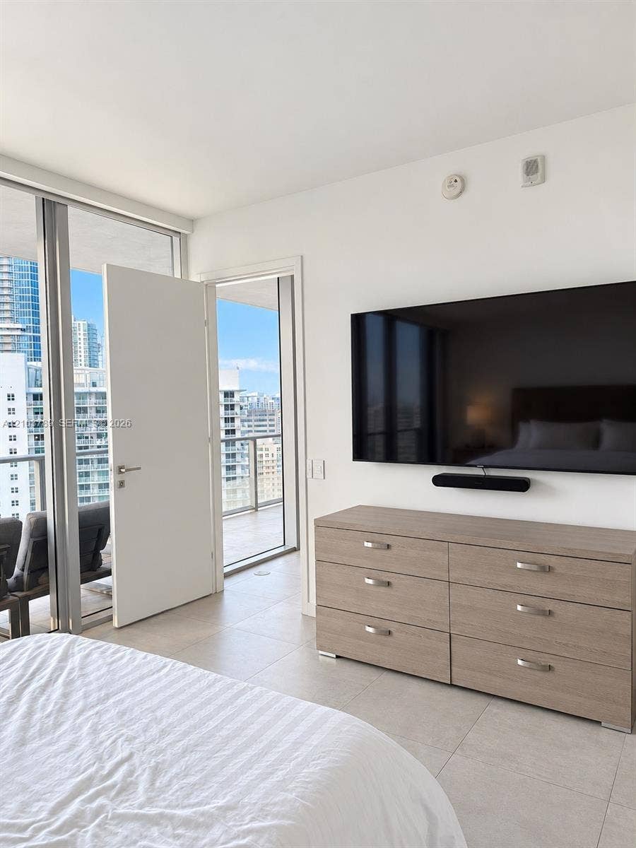 1300 Brickell Bay Drive, #3805, Miami, Miami, FL 33131 Photo 25
