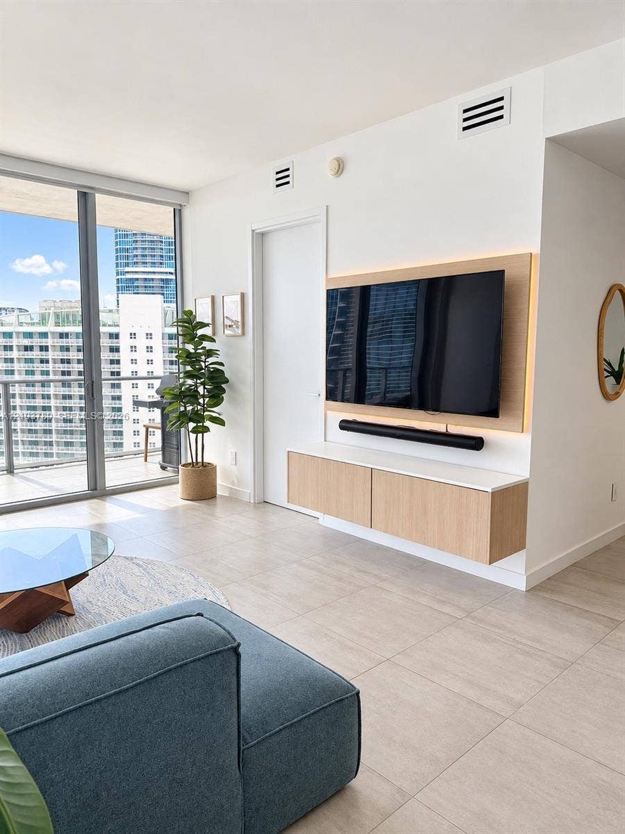 1300 Brickell Bay Drive, #3805, Miami, Miami, FL 33131 Photo 3