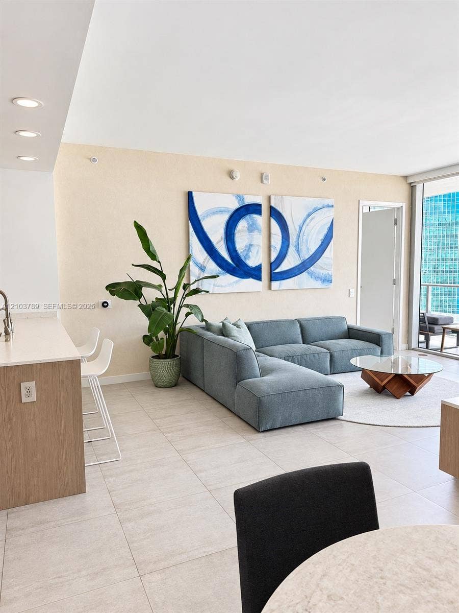 1300 Brickell Bay Drive, #3805, Miami, Miami, FL 33131 Photo 8