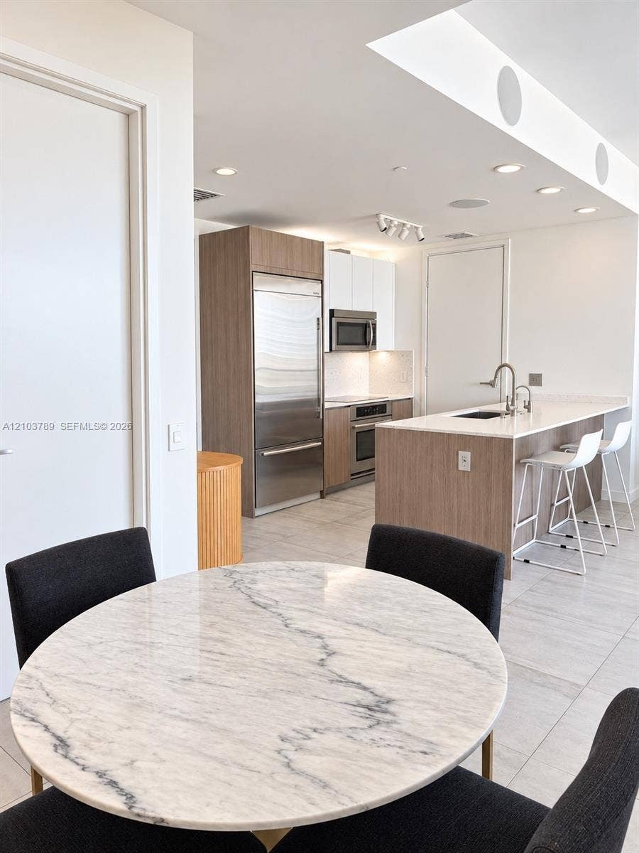 1300 Brickell Bay Drive, #3805, Miami, Miami, FL 33131 Photo 10