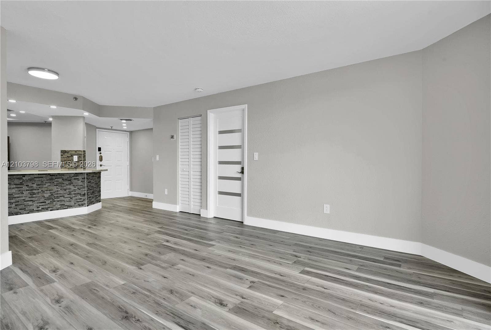 5880 Collins Avenue, #403, Miami Beach, FL 33140 Photo 16