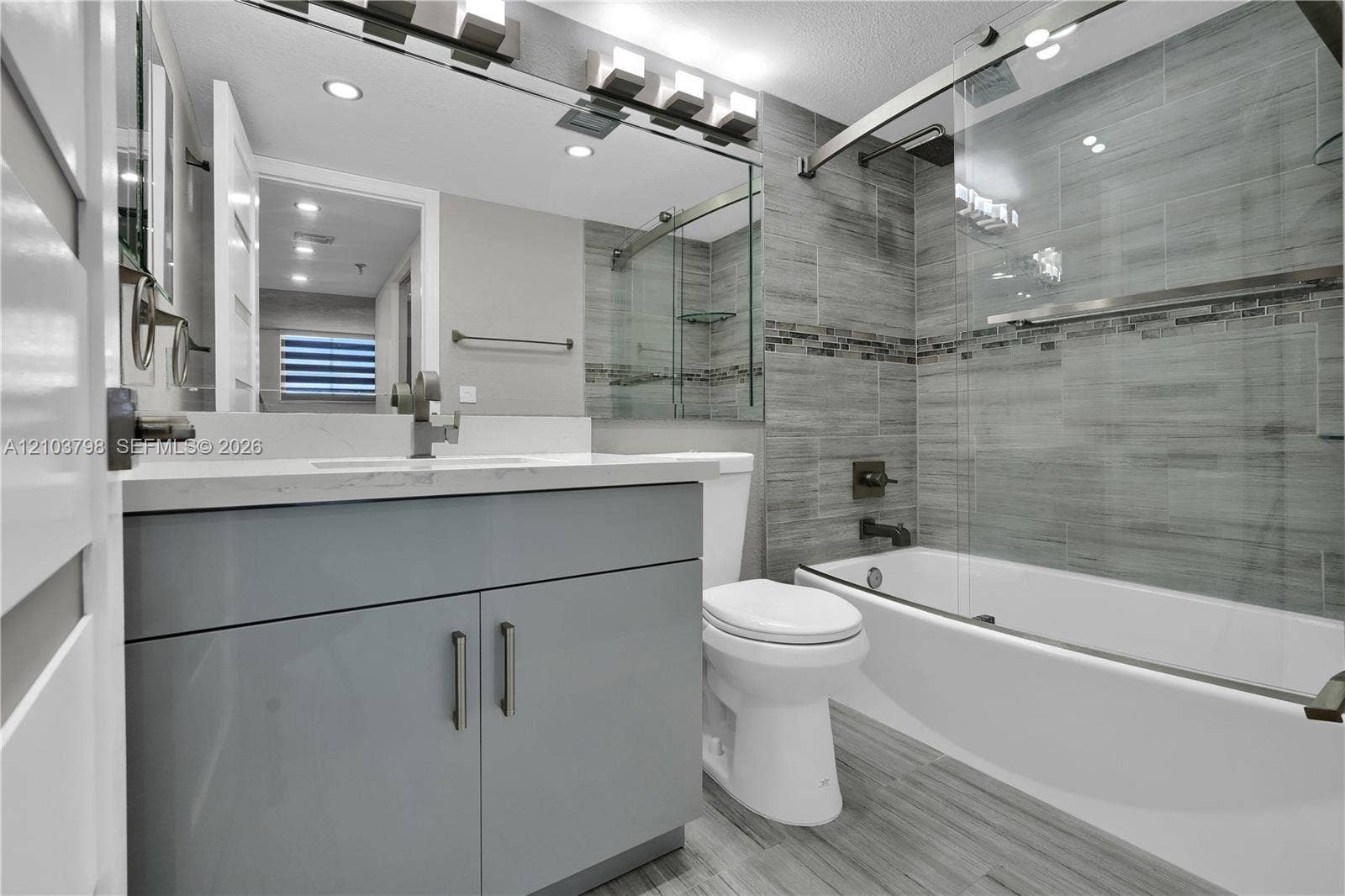 5880 Collins Avenue, #403, Miami Beach, FL 33140 Photo 18