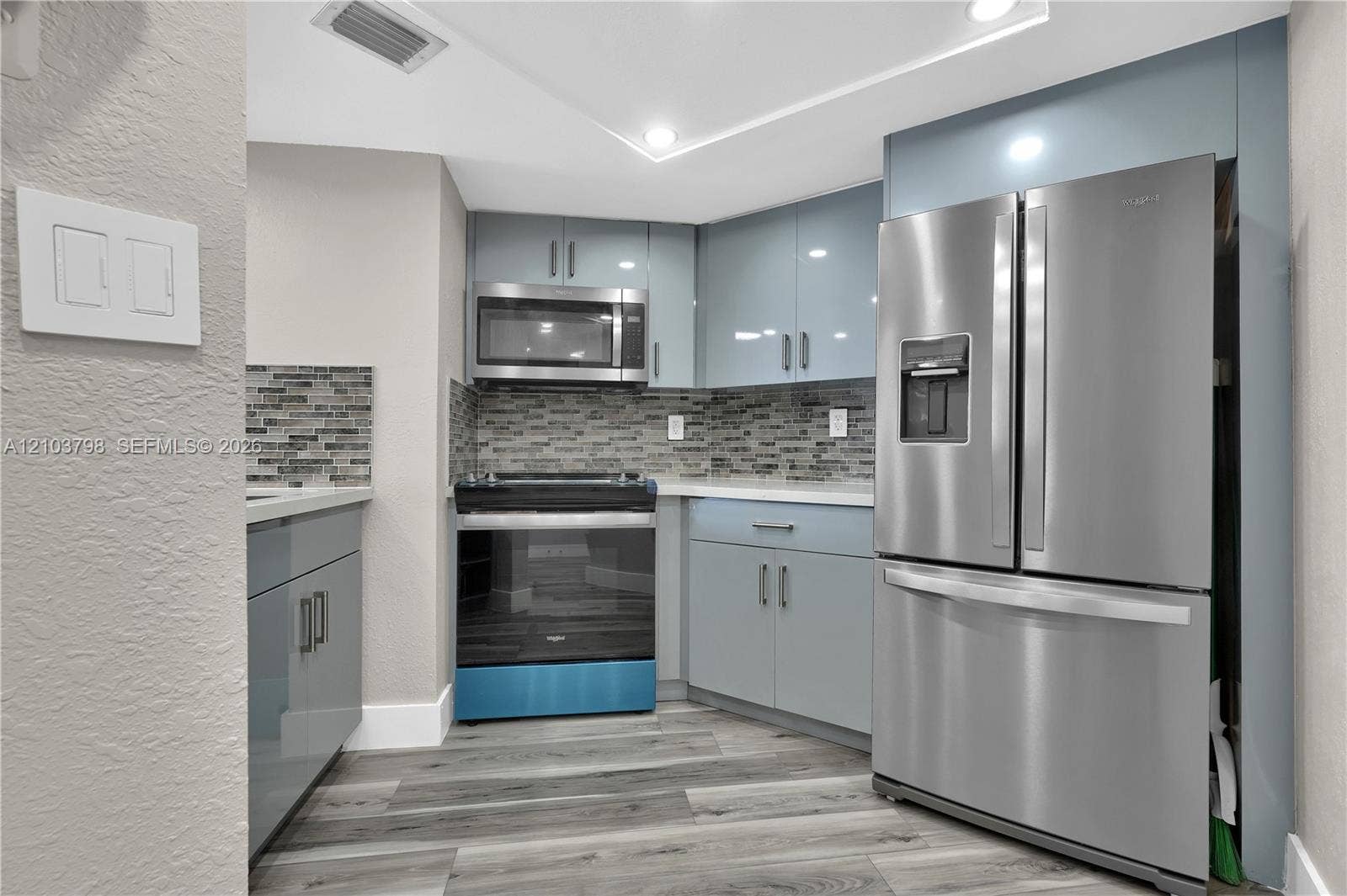 5880 Collins Avenue, #403, Miami Beach, FL 33140 Photo 12