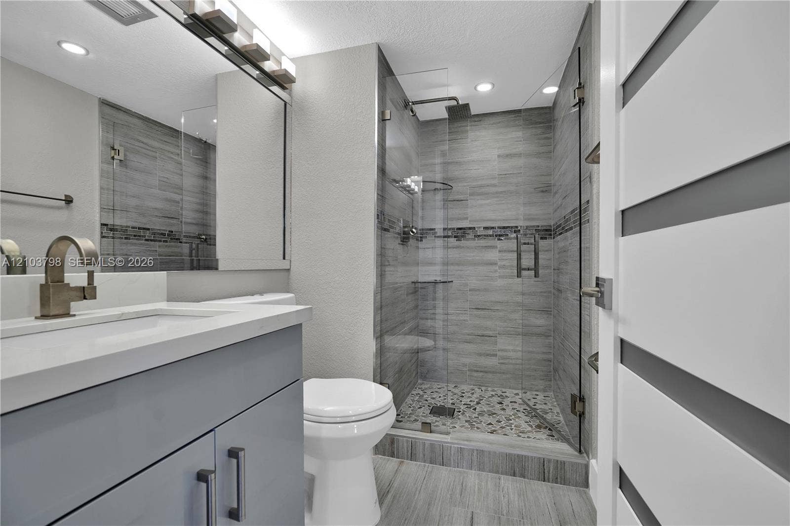 5880 Collins Avenue, #403, Miami Beach, FL 33140 Photo 25
