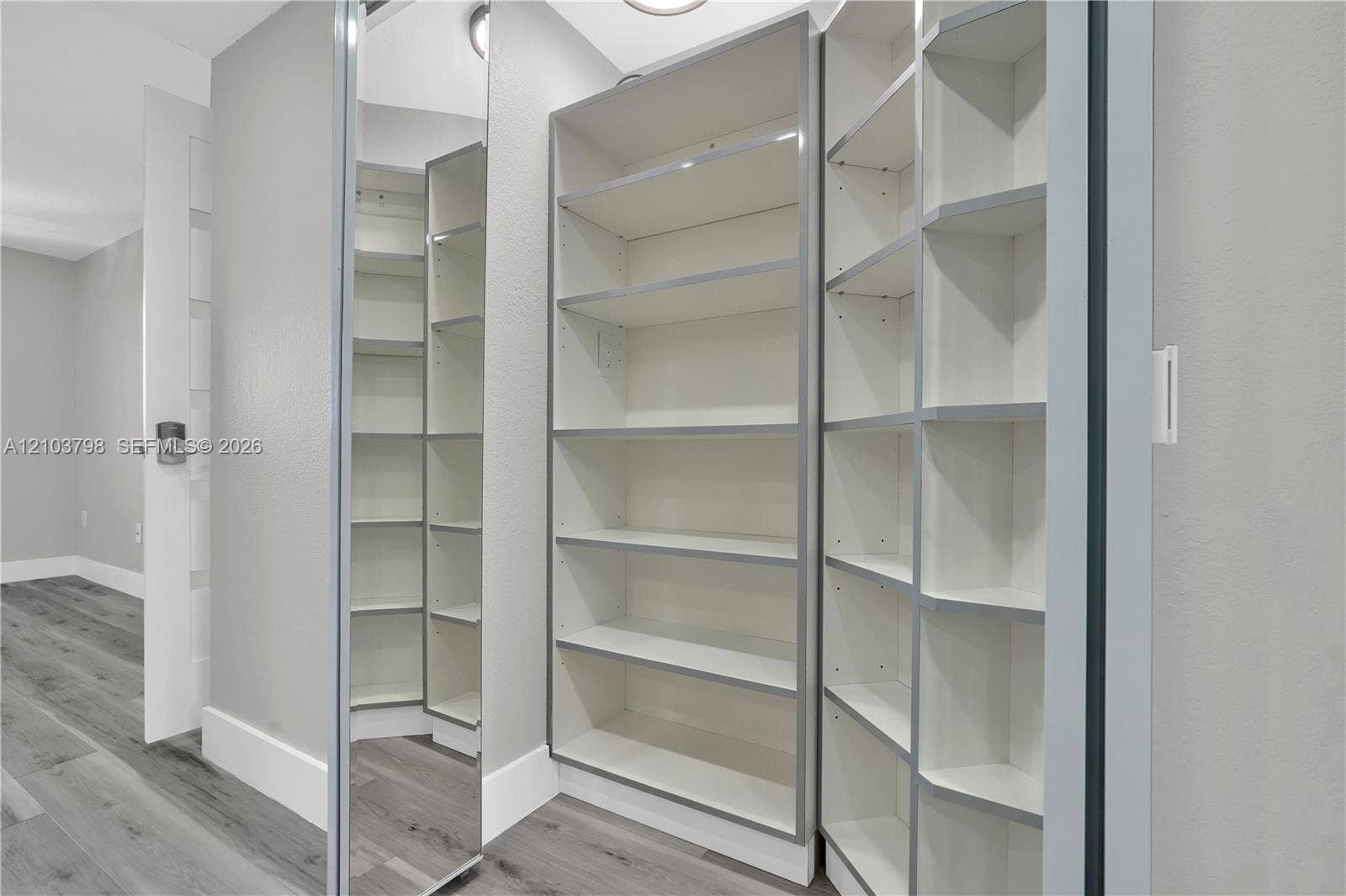 5880 Collins Avenue, #403, Miami Beach, FL 33140 Photo 21