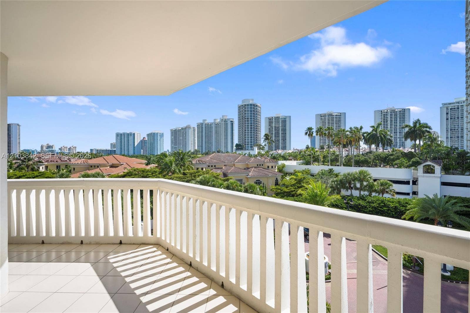1000 W Island Boulevard, #504, Aventura, FL 33160 Photo 35