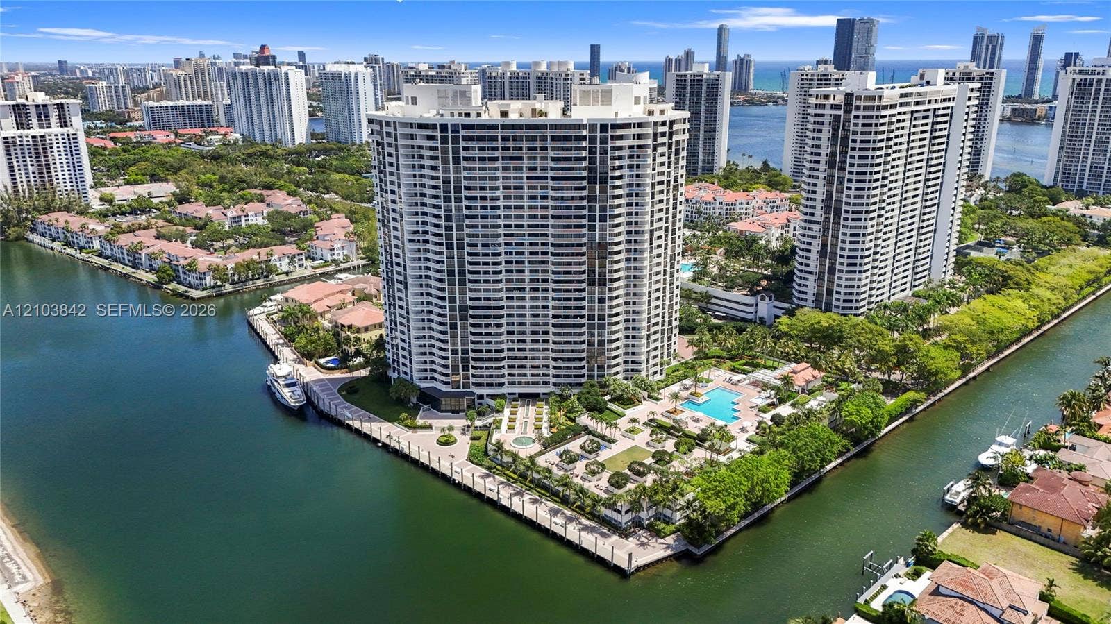 1000 W Island Boulevard, #504, Aventura, FL 33160 Photo 51