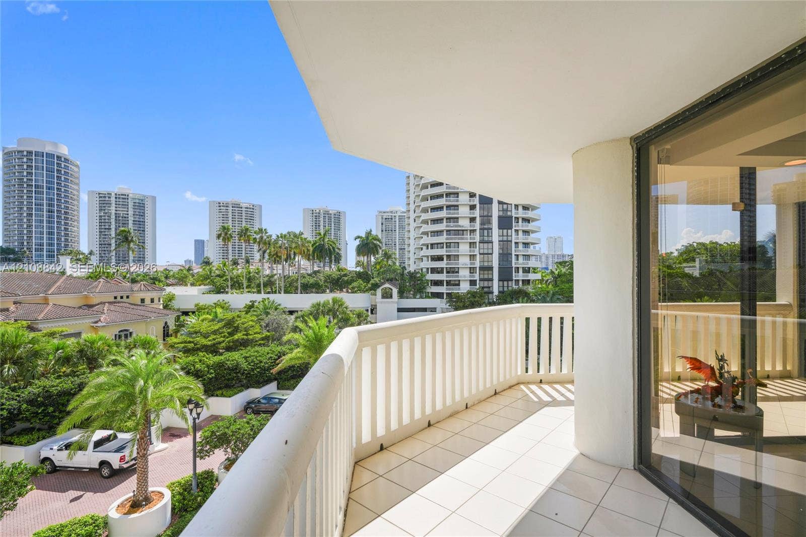1000 W Island Boulevard, #504, Aventura, FL 33160 Photo 36