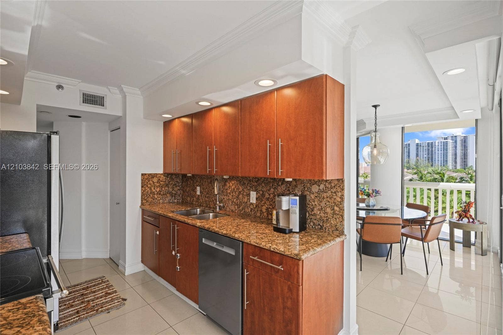 1000 W Island Boulevard, #504, Aventura, FL 33160 Photo 29