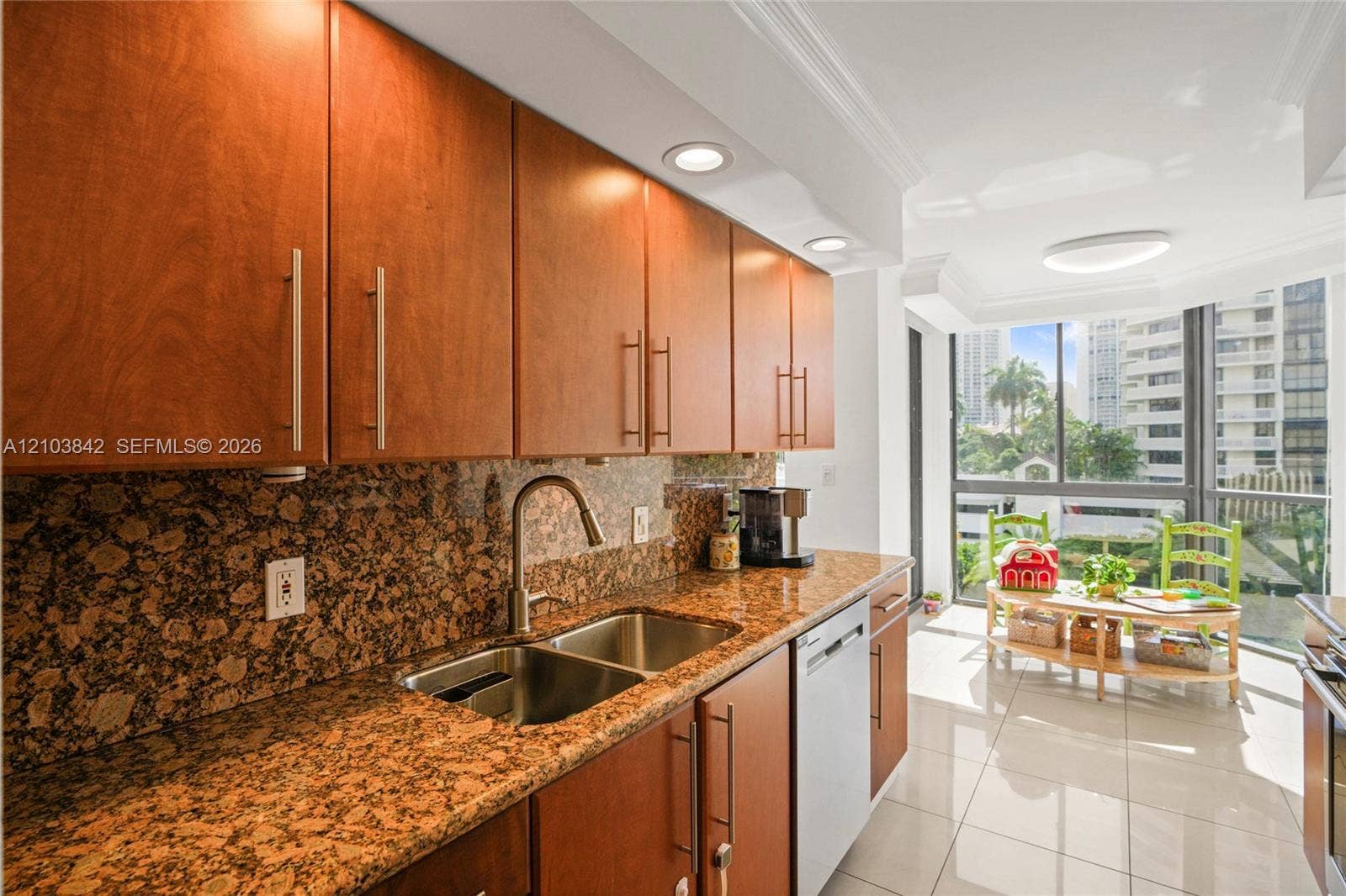 1000 W Island Boulevard, #504, Aventura, FL 33160 Photo 31