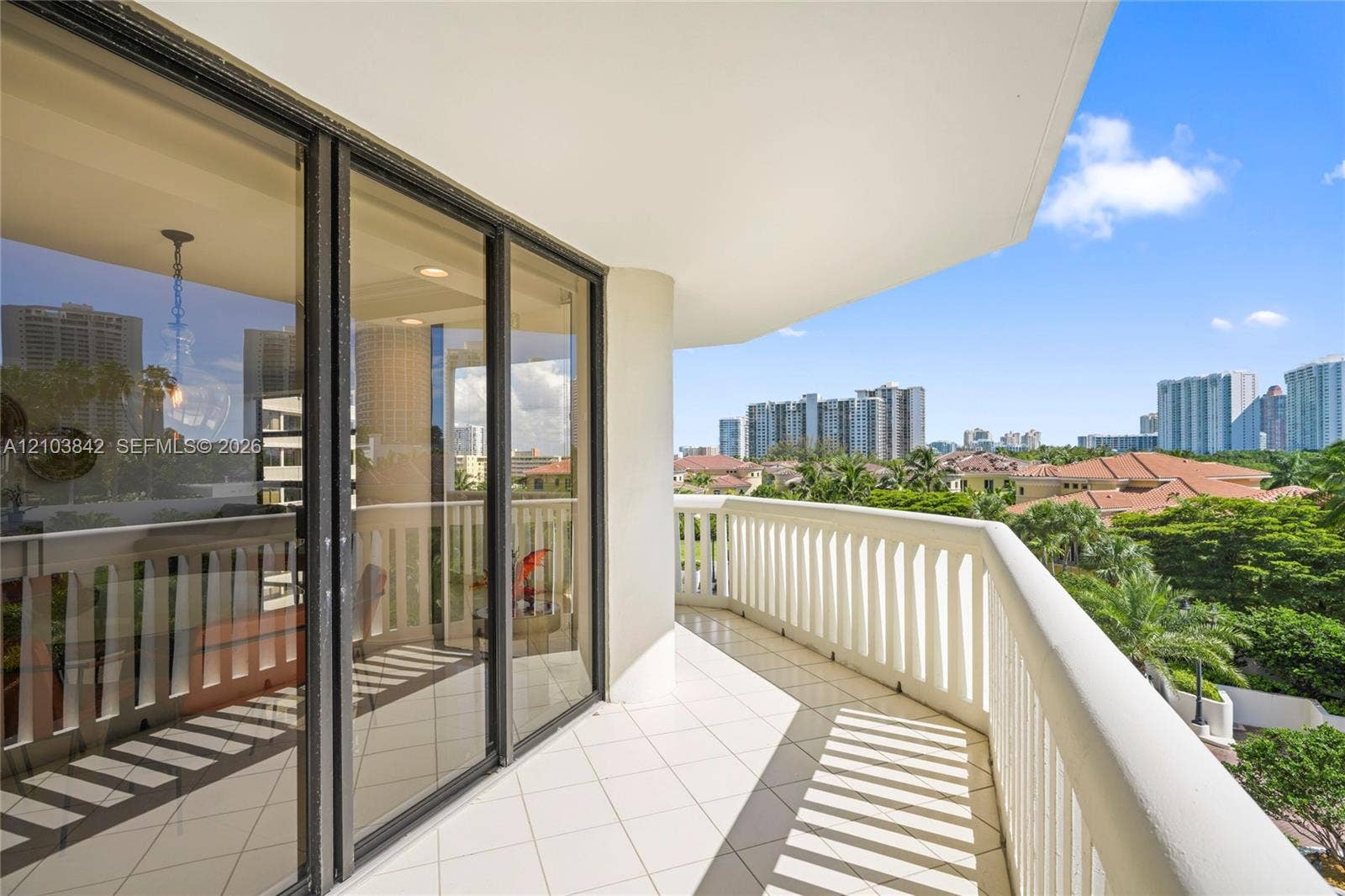 1000 W Island Boulevard, #504, Aventura, FL 33160 Photo 37