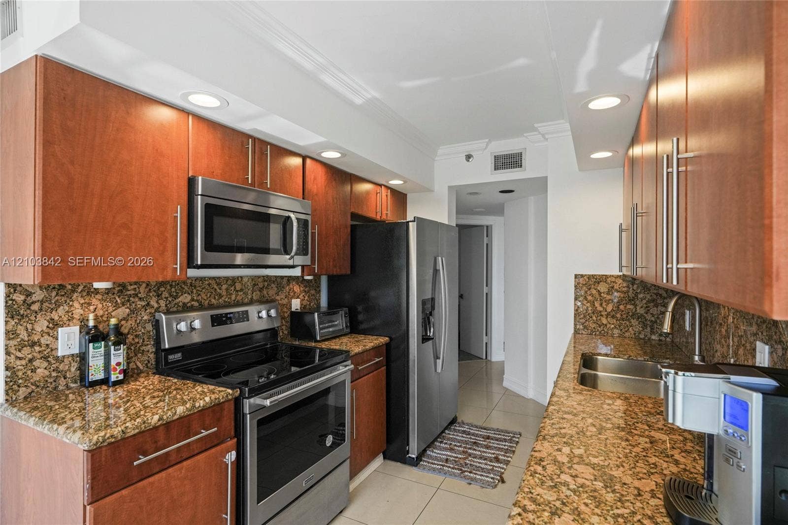 1000 W Island Boulevard, #504, Aventura, FL 33160 Photo 30