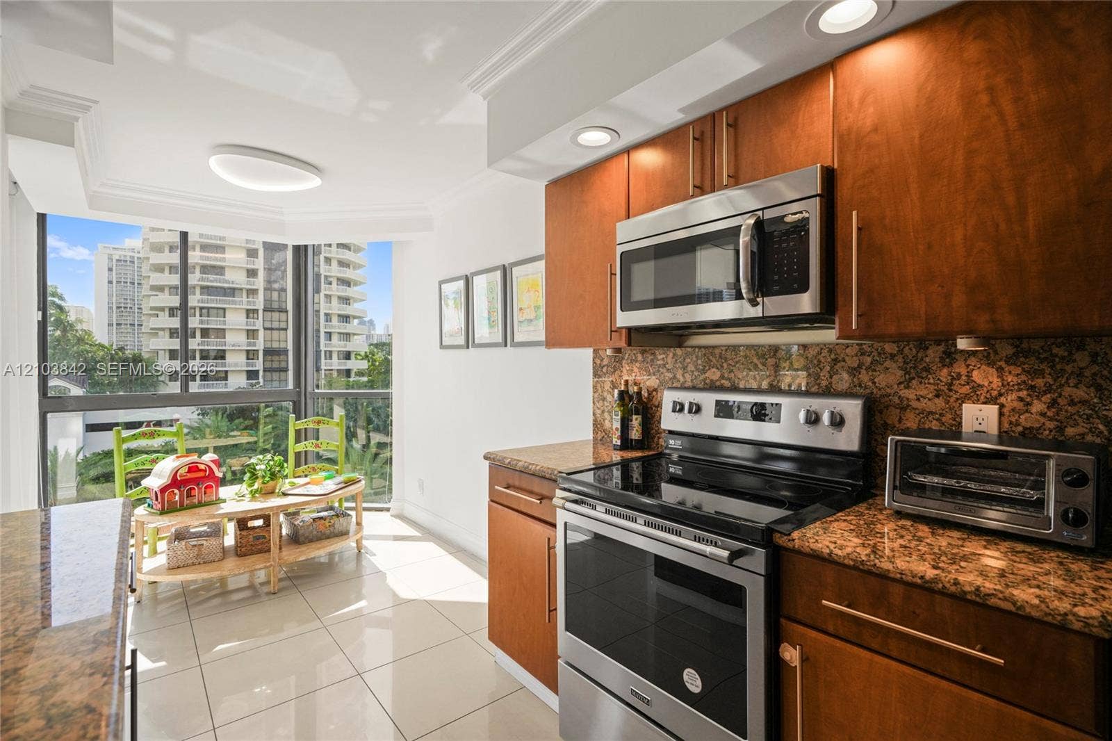 1000 W Island Boulevard, #504, Aventura, FL 33160 Photo 32