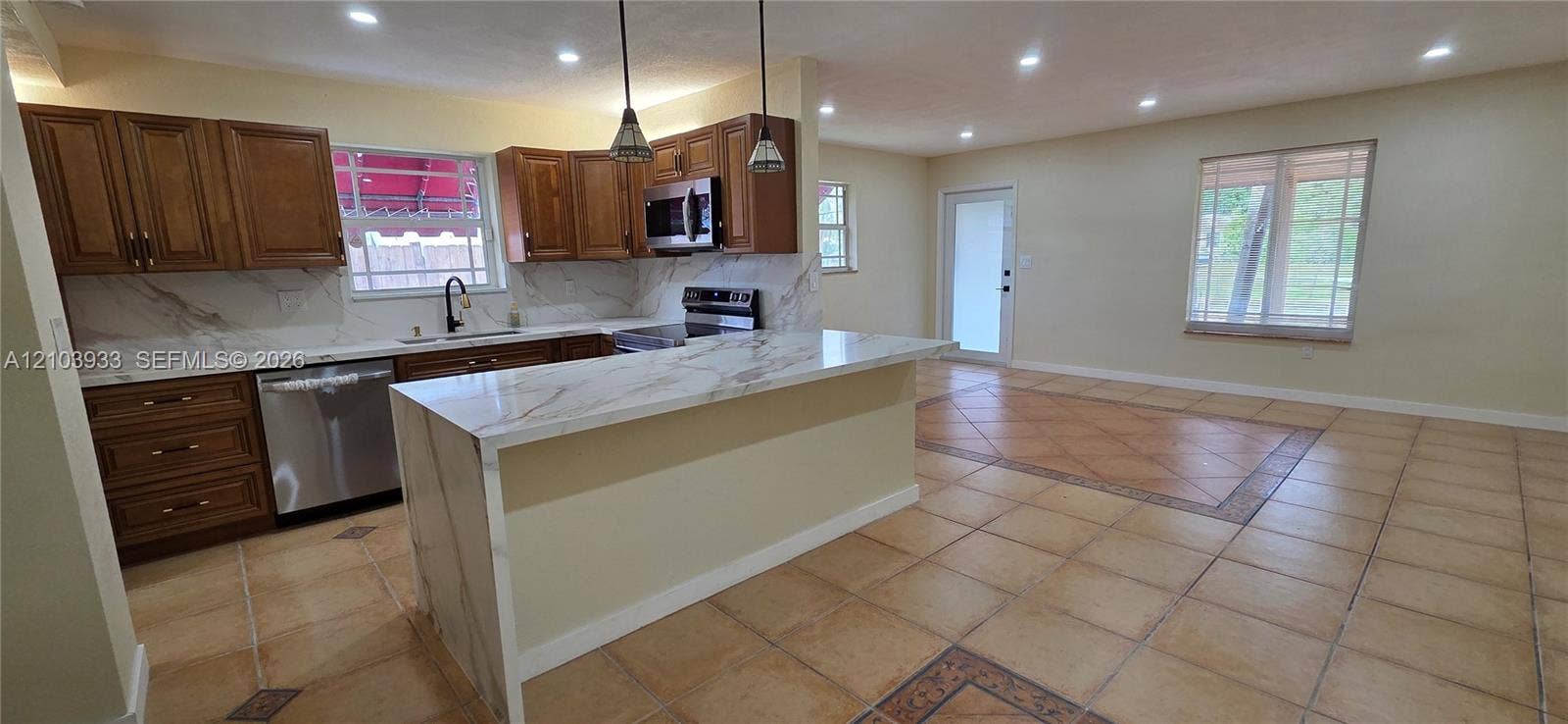 2512 Island Drive, Miramar, FL 33023 Photo 8