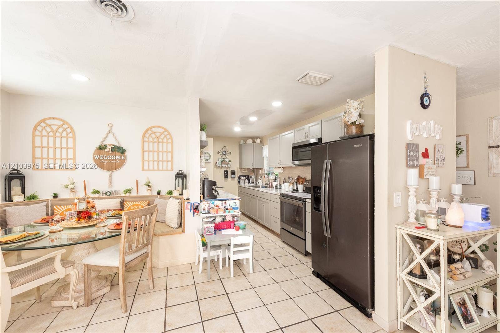 851 Caroline Circle, West Palm Beach, FL 33413 Photo 4