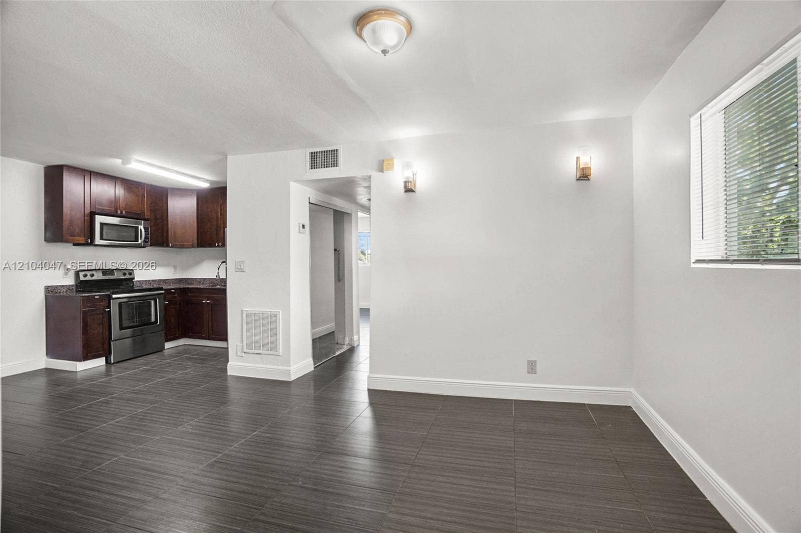 37 SW 14th Street, #18, Dania, Dania Beach, FL 33004 Photo 2